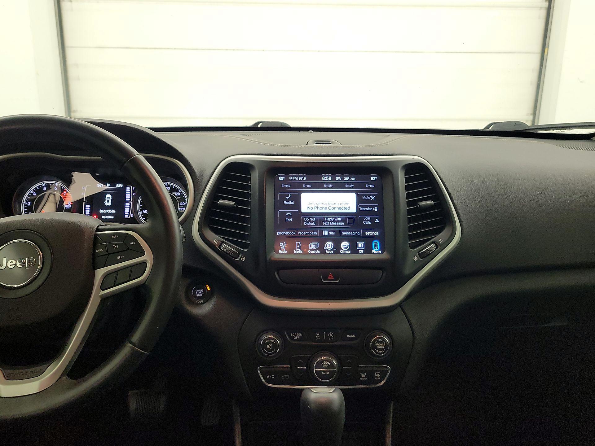 Thumbnail: 2018 Jeep Cherokee - 9