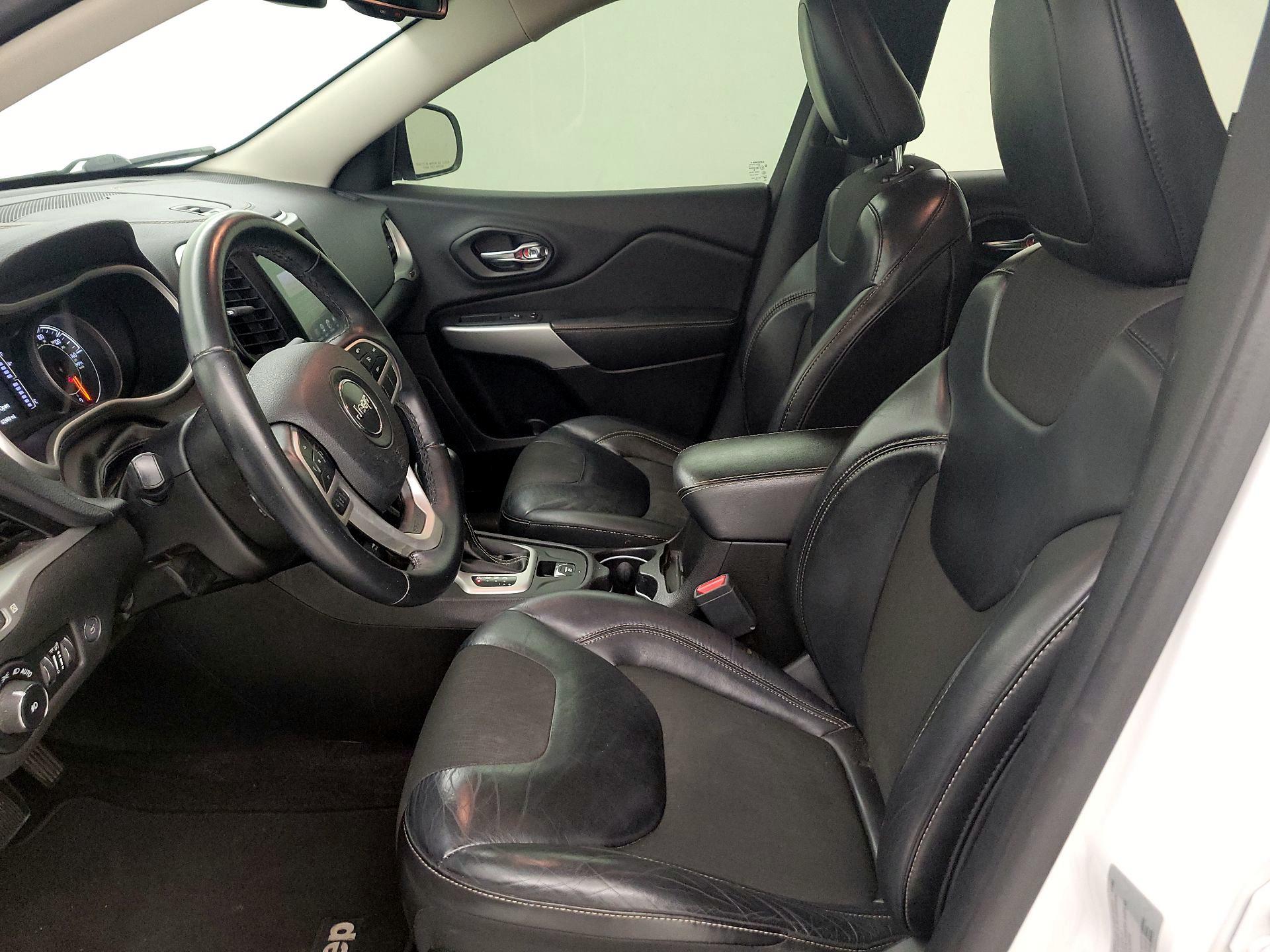 Thumbnail: 2018 Jeep Cherokee - 11