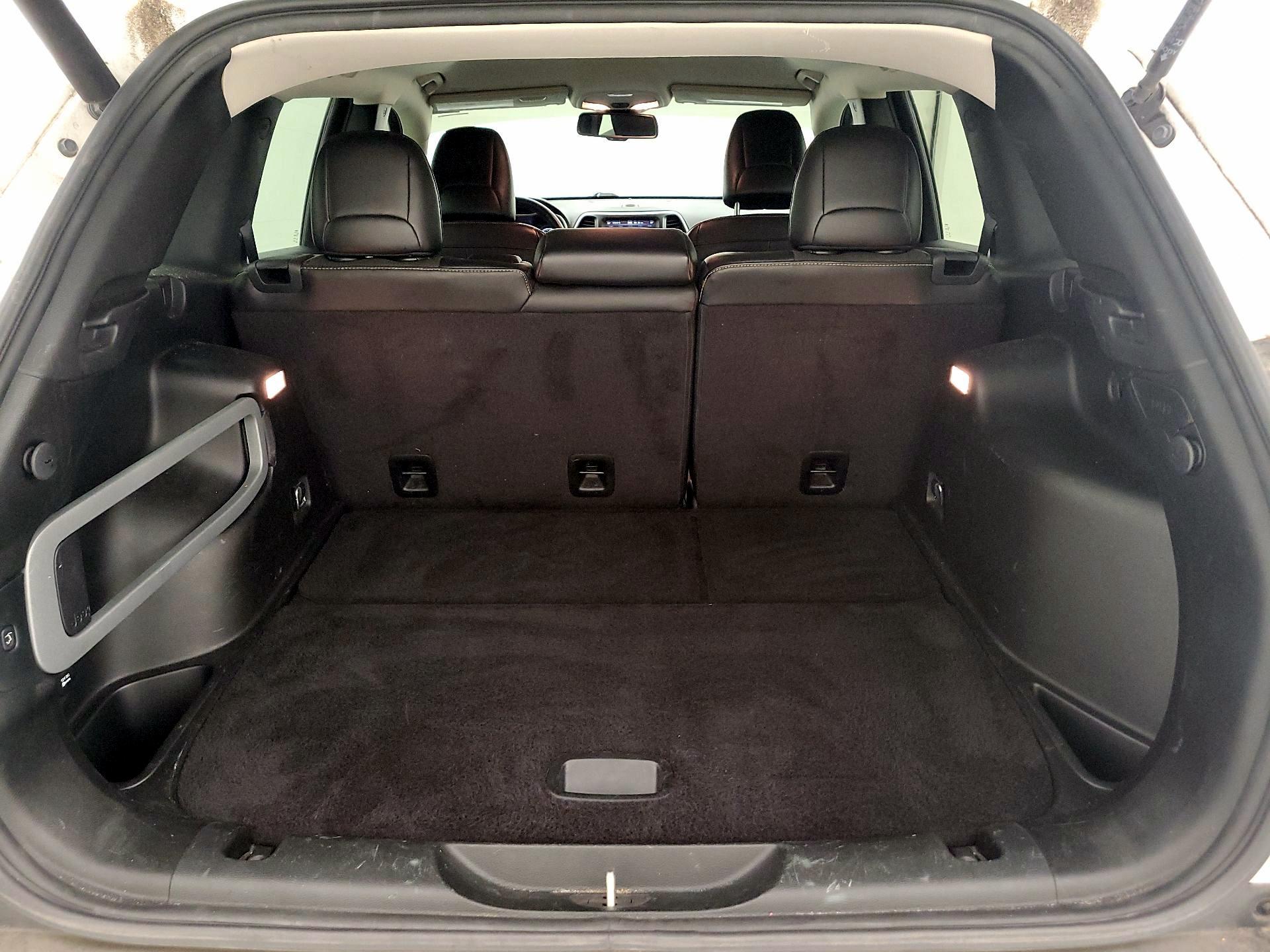 Thumbnail: 2018 Jeep Cherokee - 20