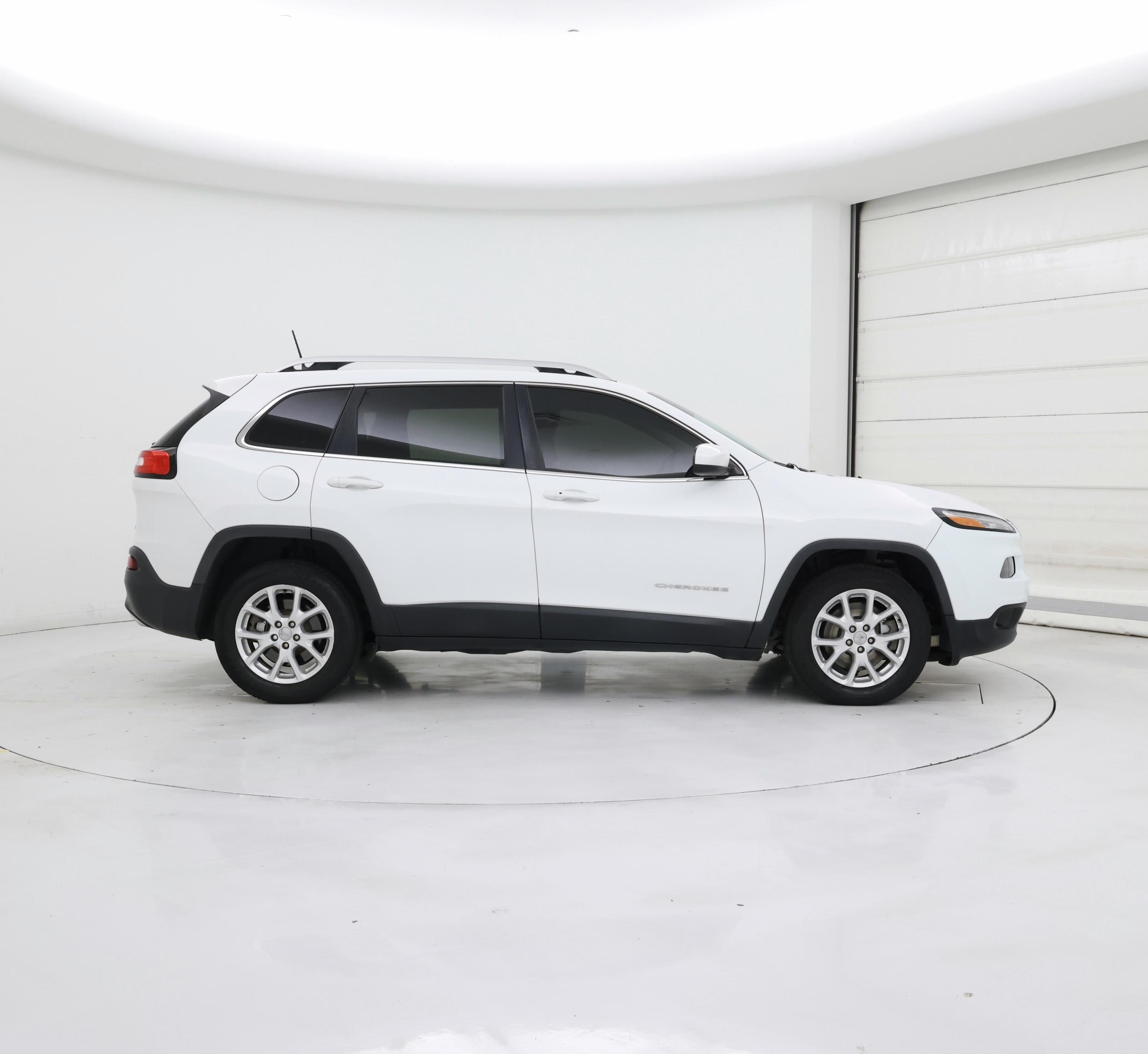 Thumbnail: 2018 Jeep Cherokee - 7