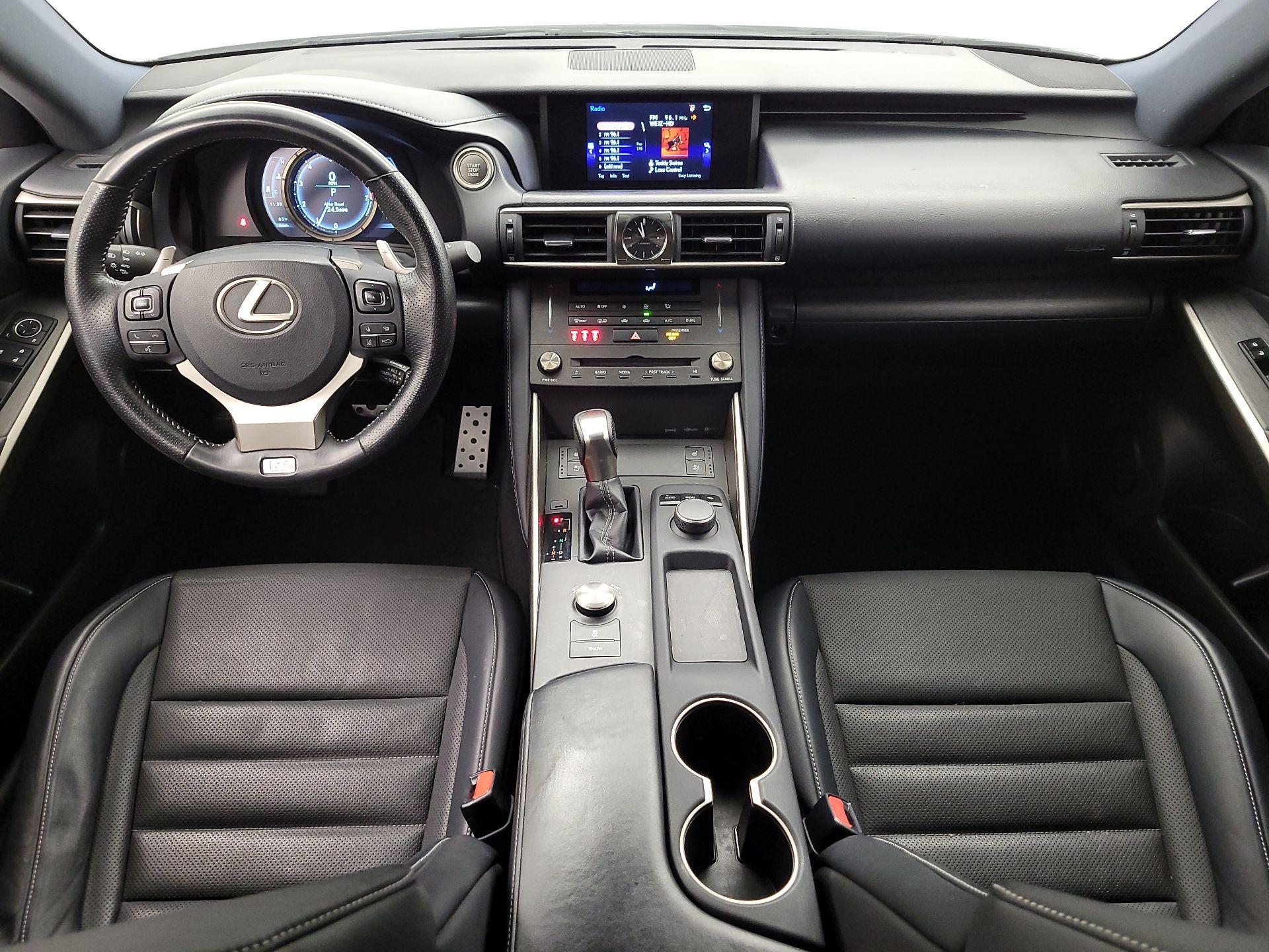 Thumbnail: 2019 Lexus IS - 9