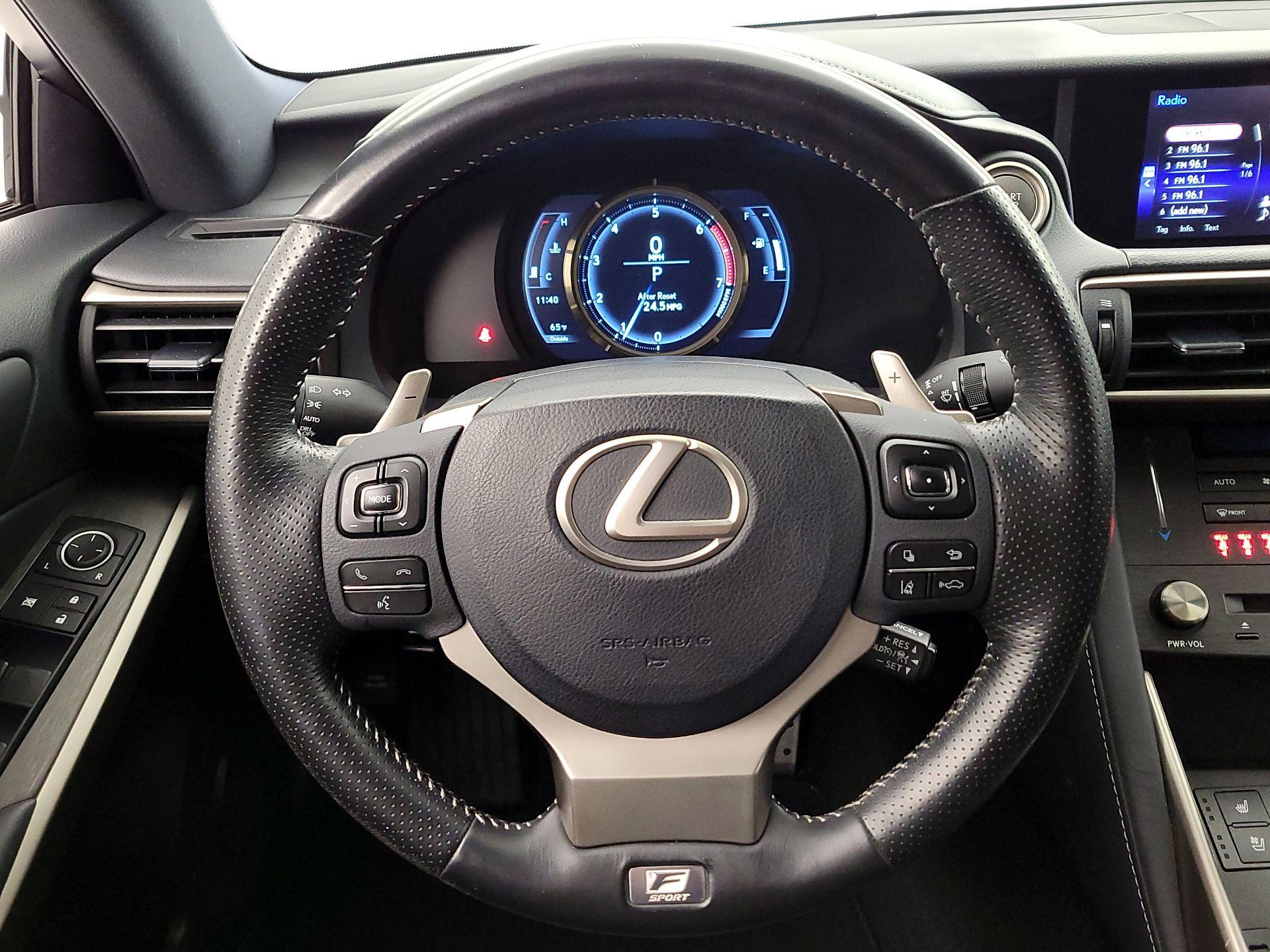 Thumbnail: 2019 Lexus IS - 10