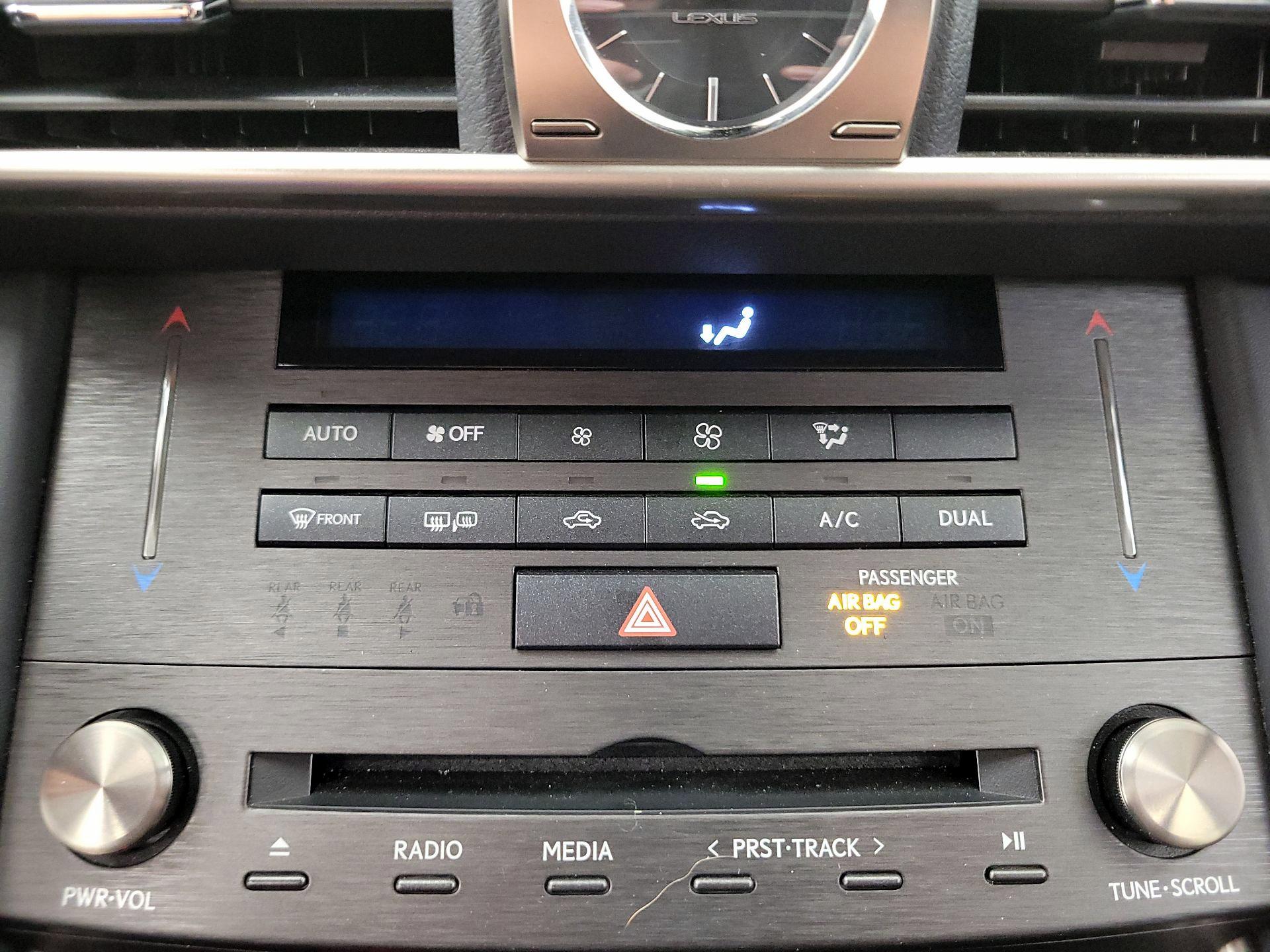 Thumbnail: 2019 Lexus IS - 16