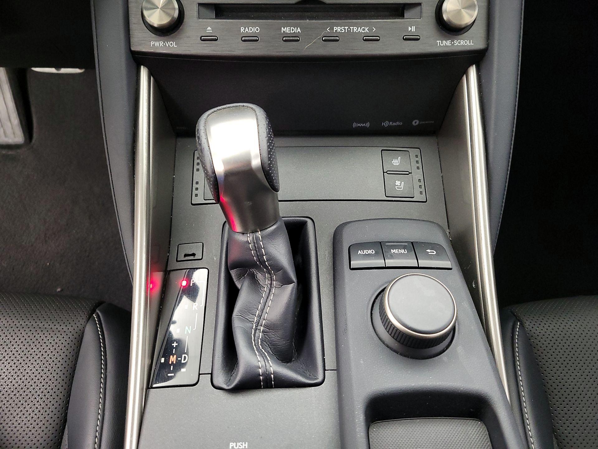 Thumbnail: 2019 Lexus IS - 17