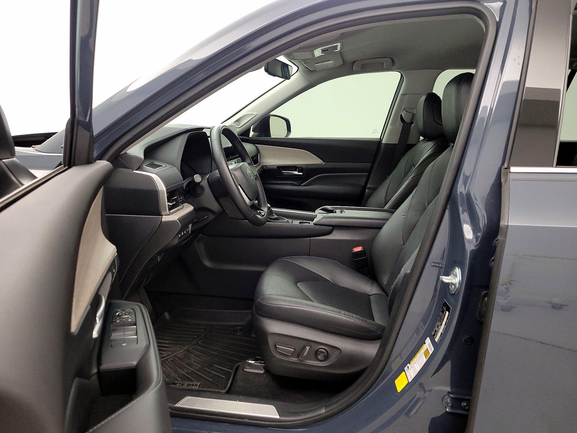 Thumbnail: 2024 Toyota Highlander - 11