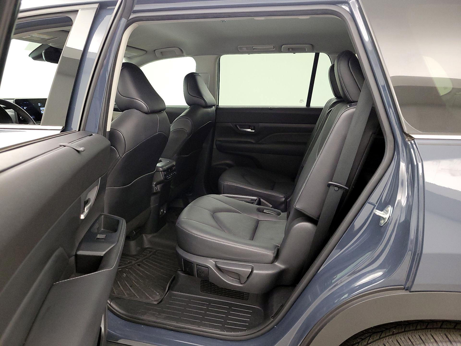 Thumbnail: 2024 Toyota Highlander - 19