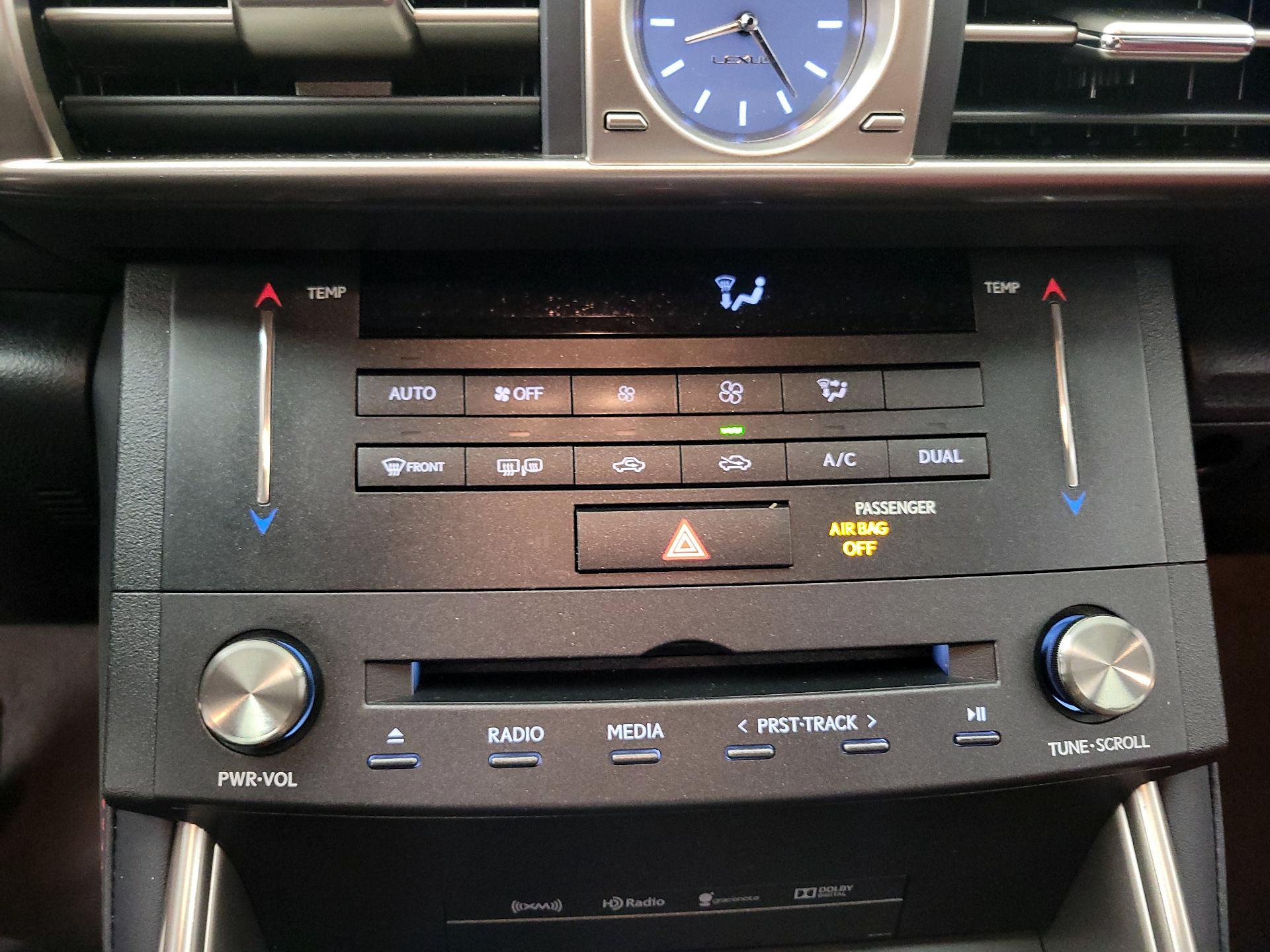 Thumbnail: 2016 Lexus IS - 17