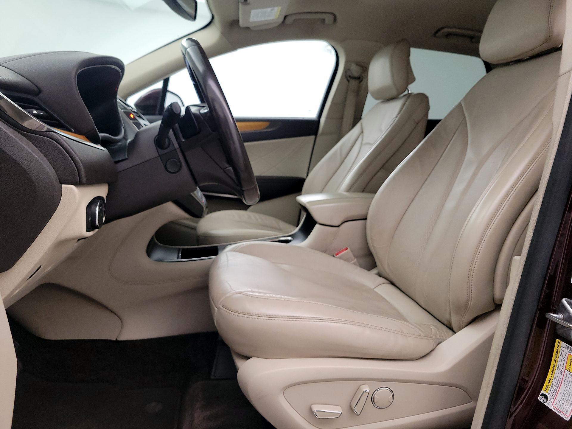 Thumbnail: 2017 Lincoln MKC - 11