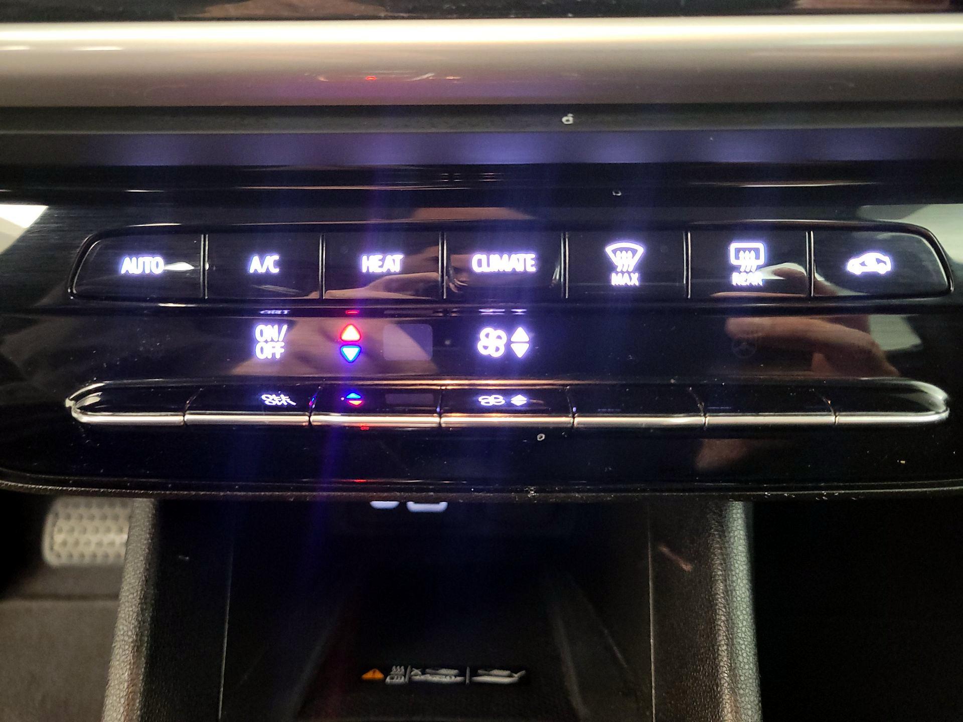 Thumbnail: 2022 Chevrolet Bolt EUV - 16