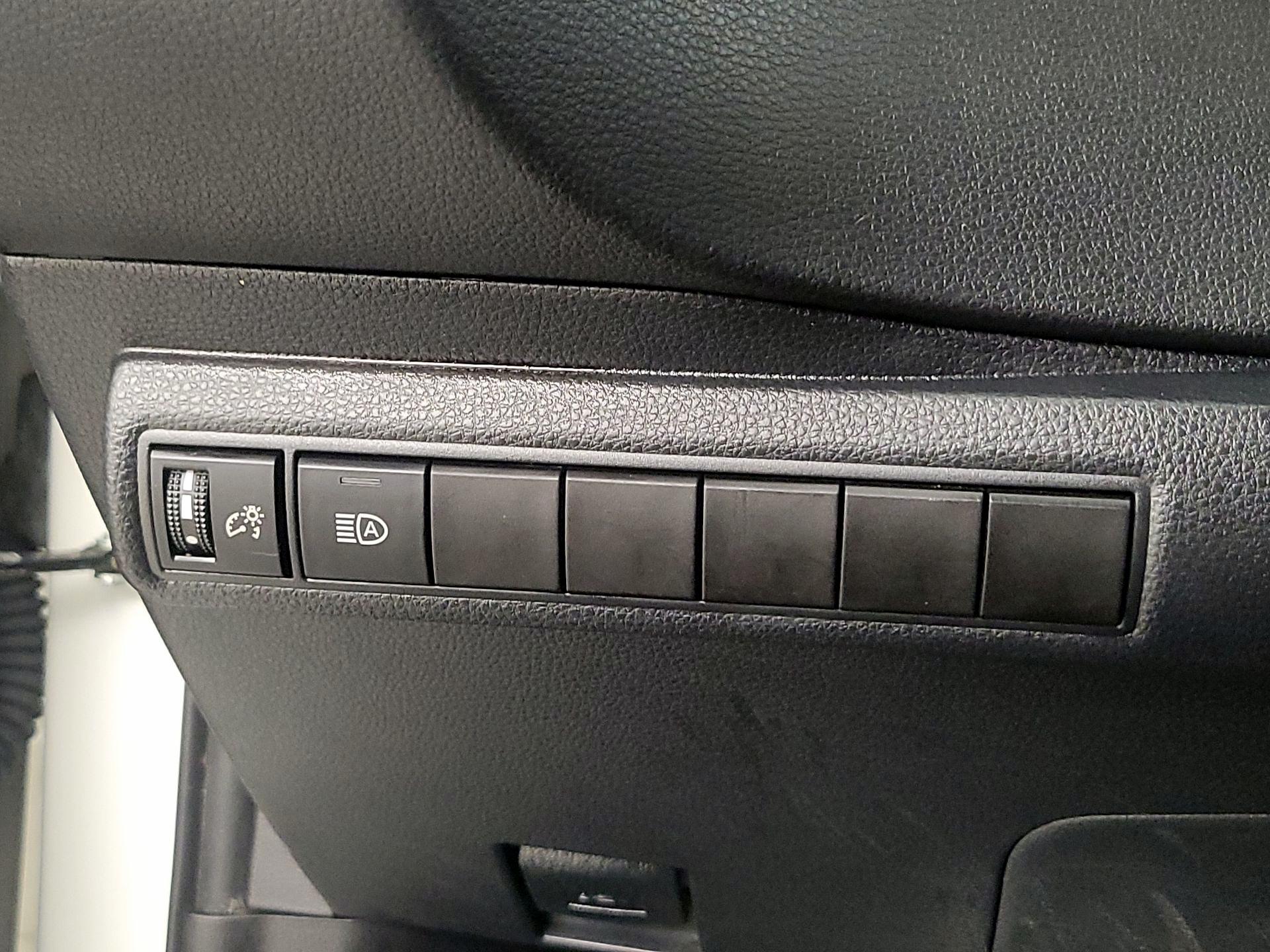 Thumbnail: 2020 Toyota Corolla - 13