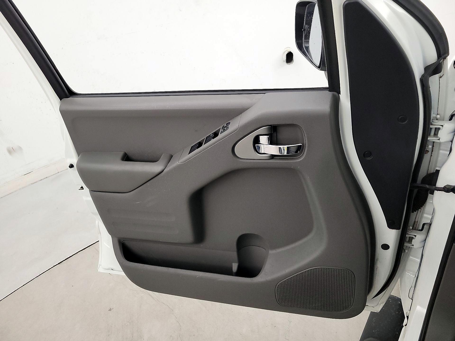 Thumbnail: 2015 Nissan Frontier - 12