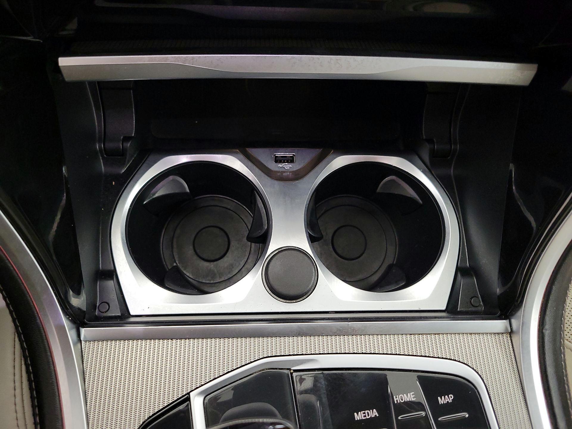 Thumbnail: 2022 BMW 8 Series - 19