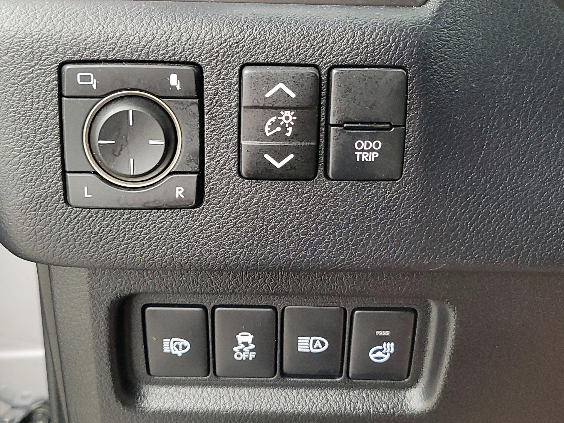 Thumbnail: 2023 Lexus GX - 13