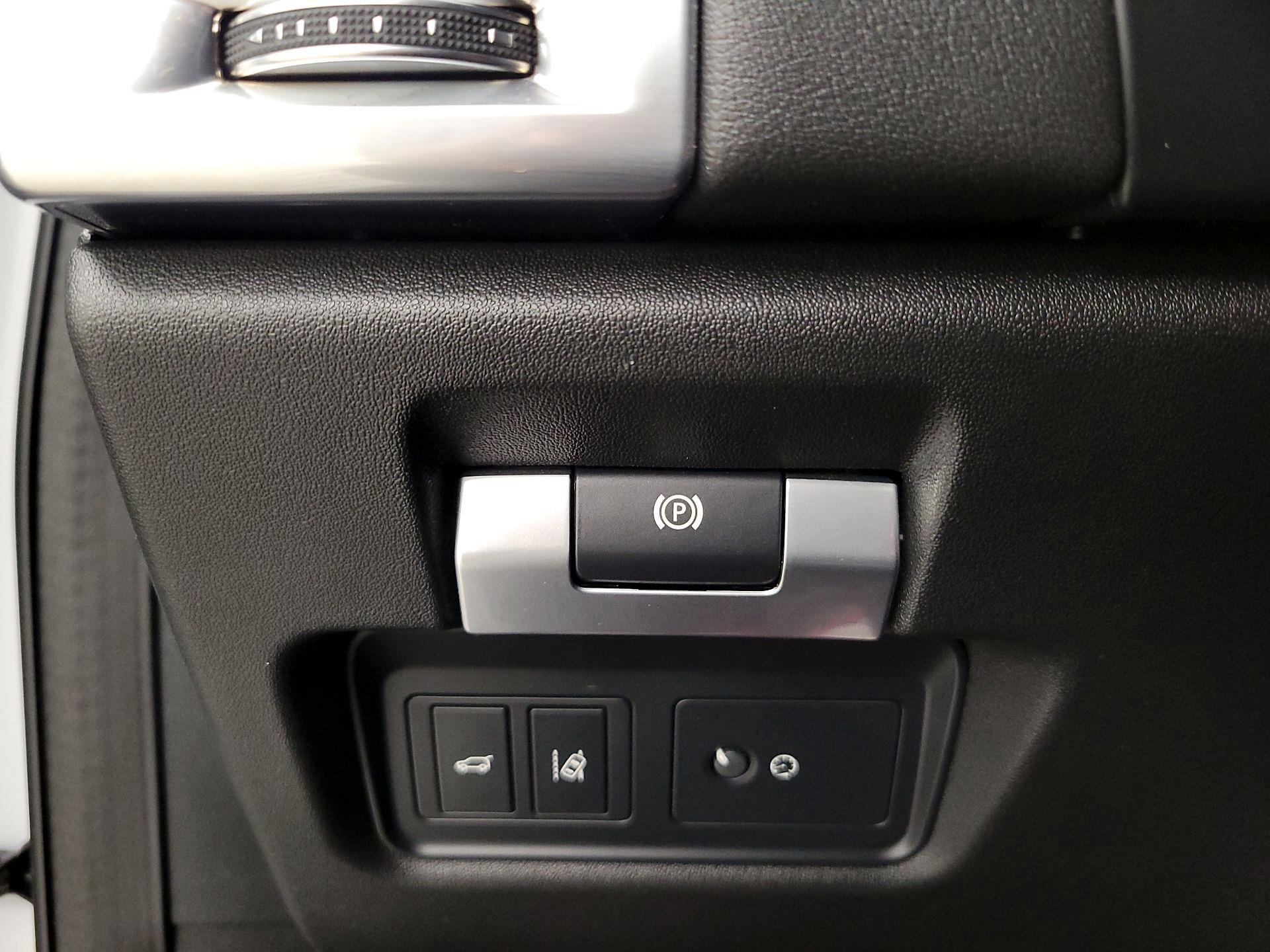 Thumbnail: 2020 Jaguar E-Pace - 13