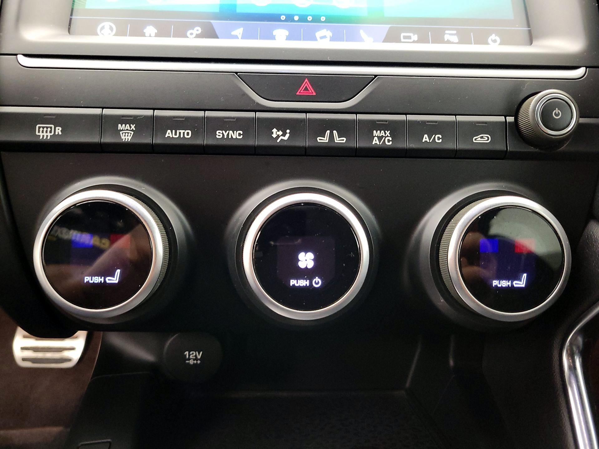 Thumbnail: 2020 Jaguar E-Pace - 17