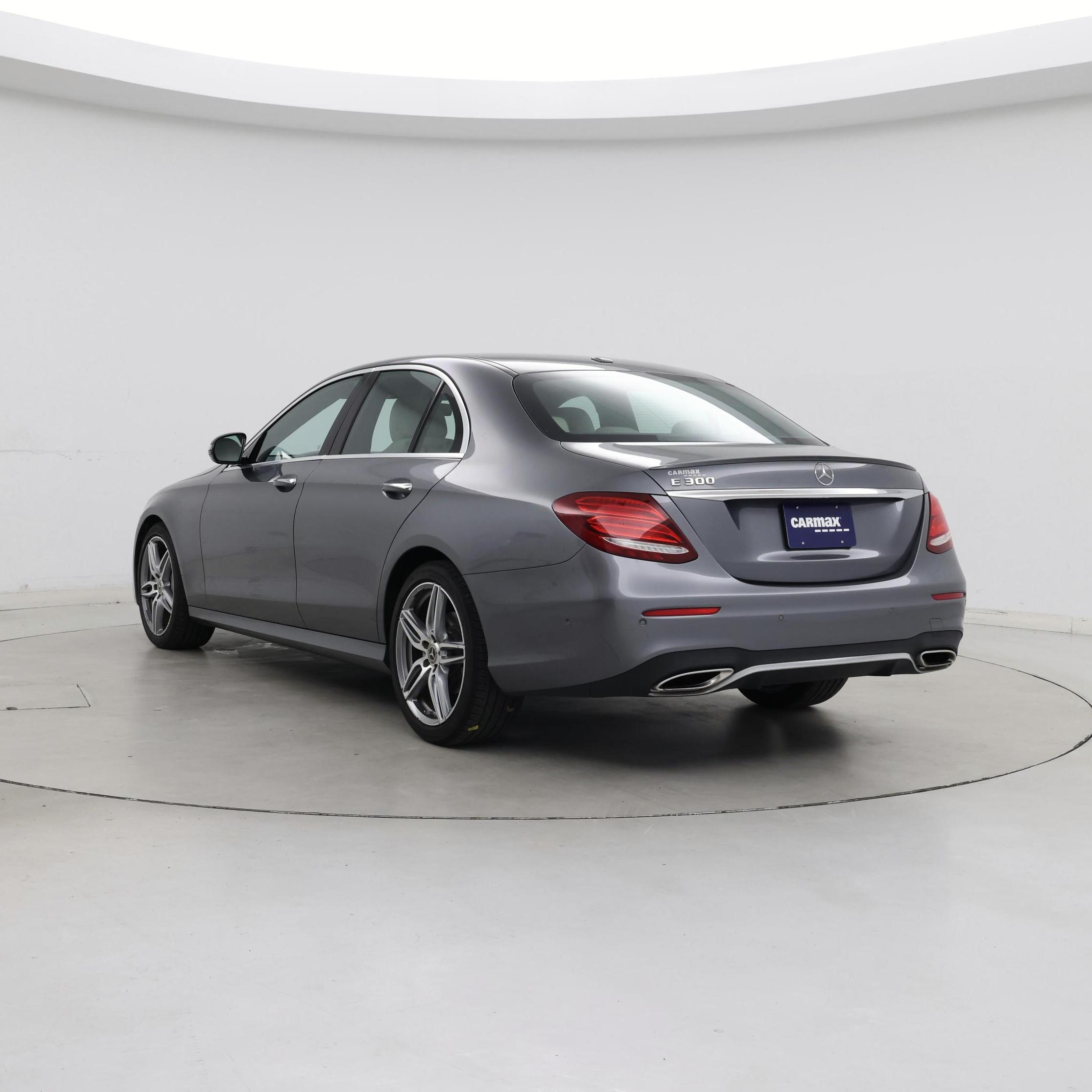 Thumbnail: 2018 Mercedes-Benz E-Class - 2