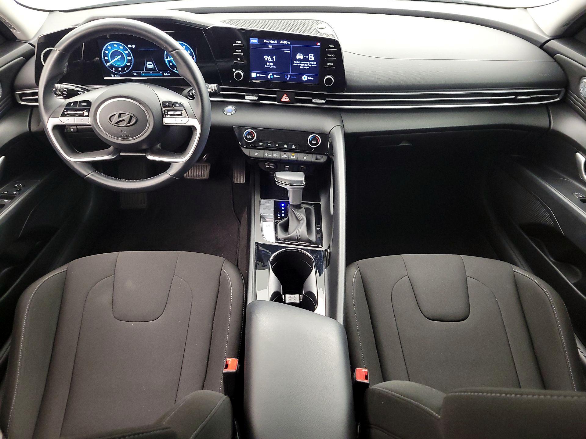 Thumbnail: 2022 Hyundai Elantra - 9