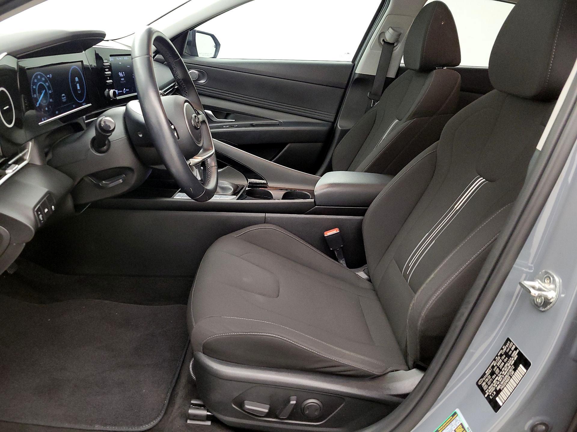 Thumbnail: 2022 Hyundai Elantra - 11