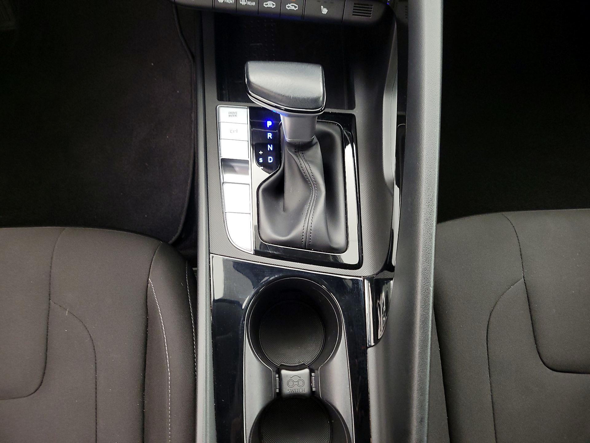 Thumbnail: 2022 Hyundai Elantra - 17