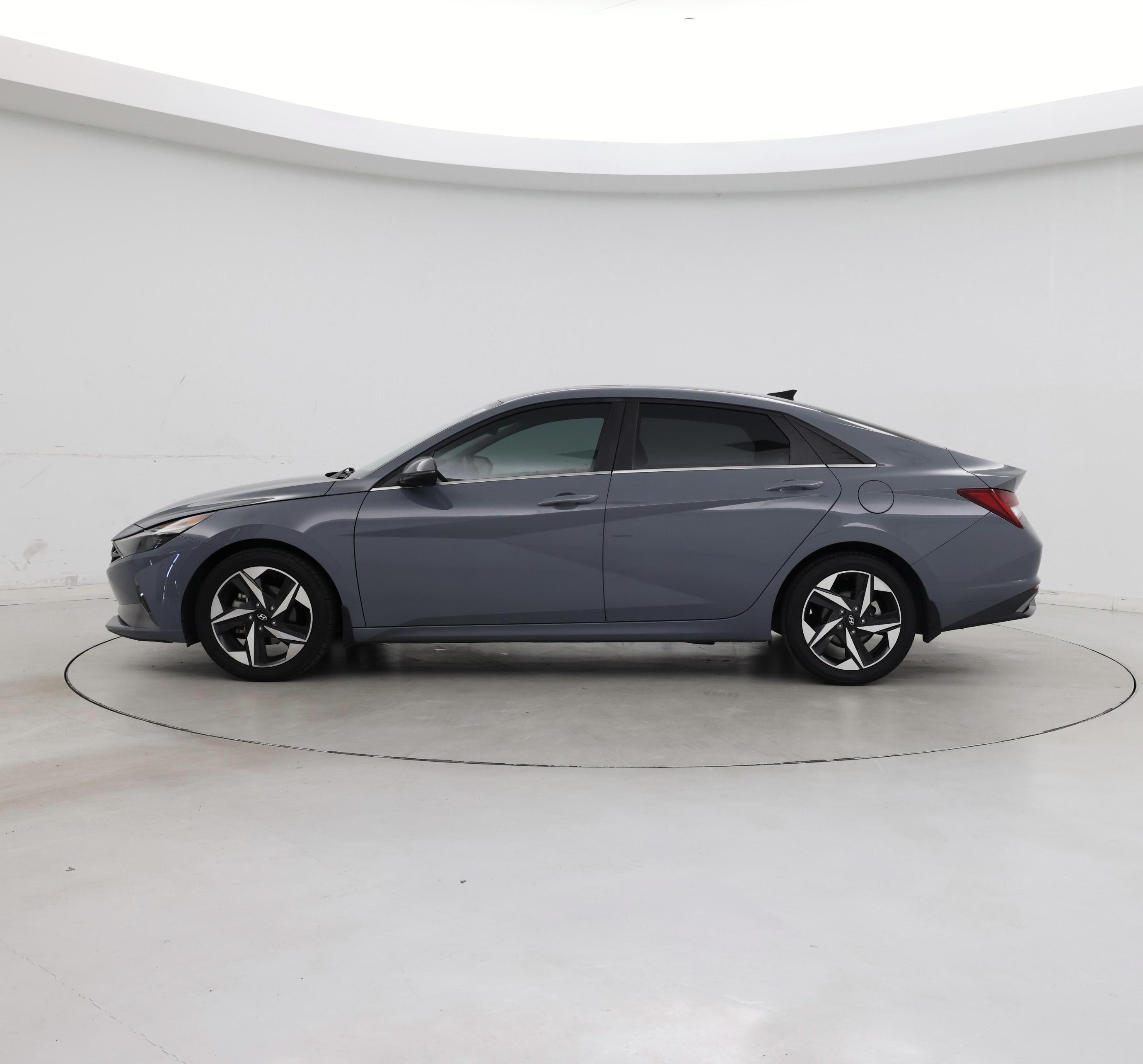 Thumbnail: 2022 Hyundai Elantra - 3