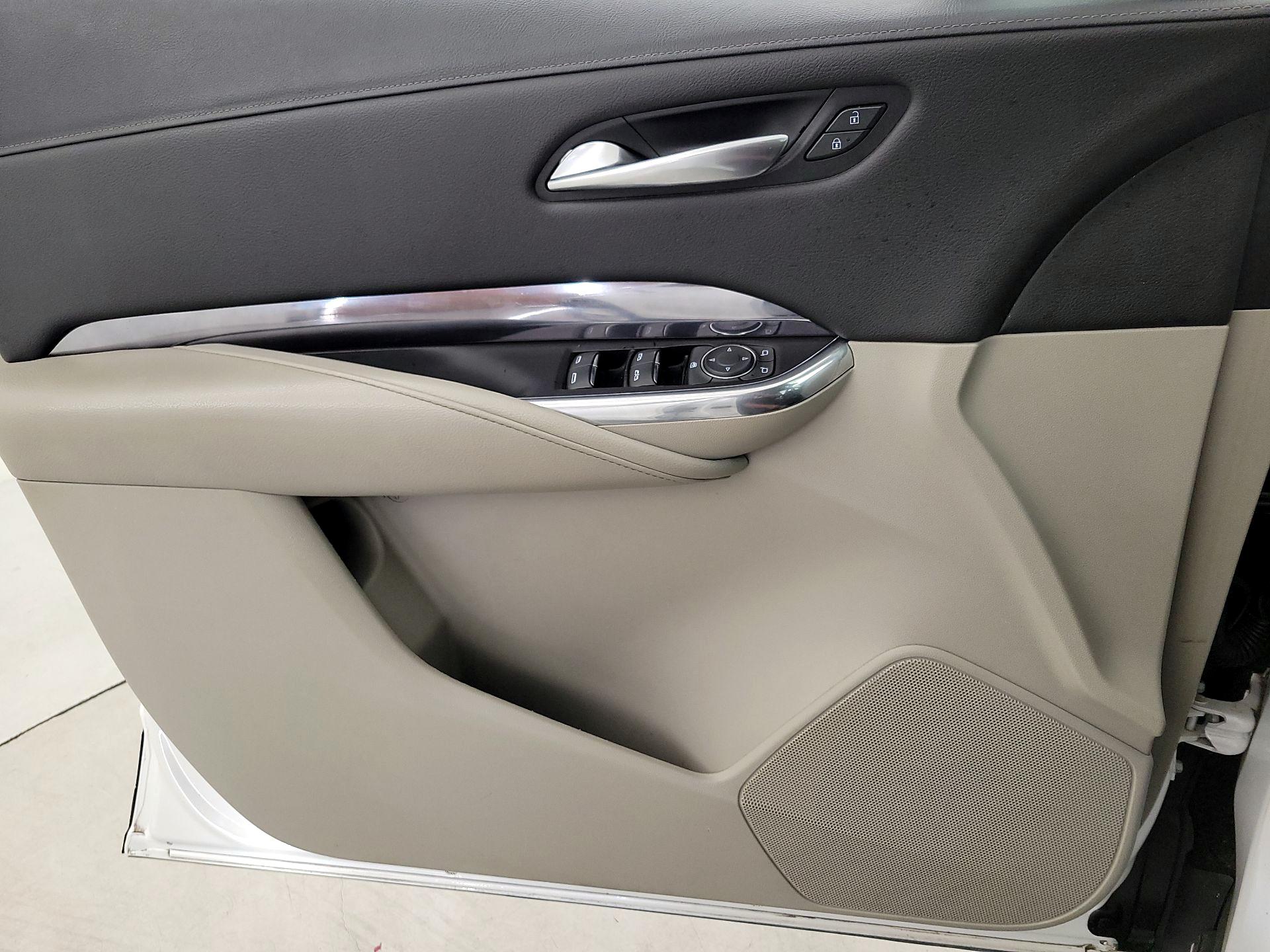 Thumbnail: 2020 Cadillac XT4 - 12