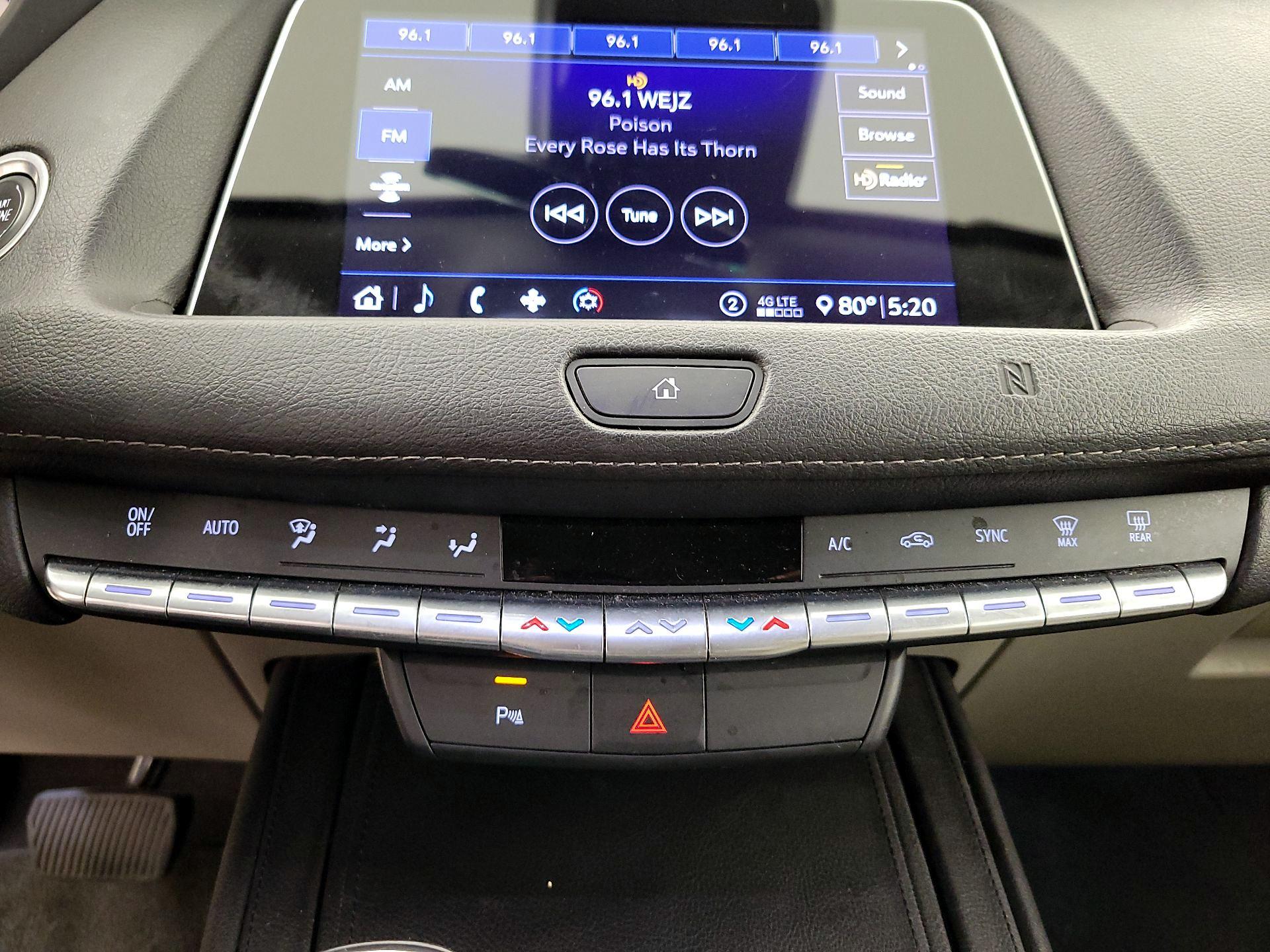 Thumbnail: 2020 Cadillac XT4 - 16