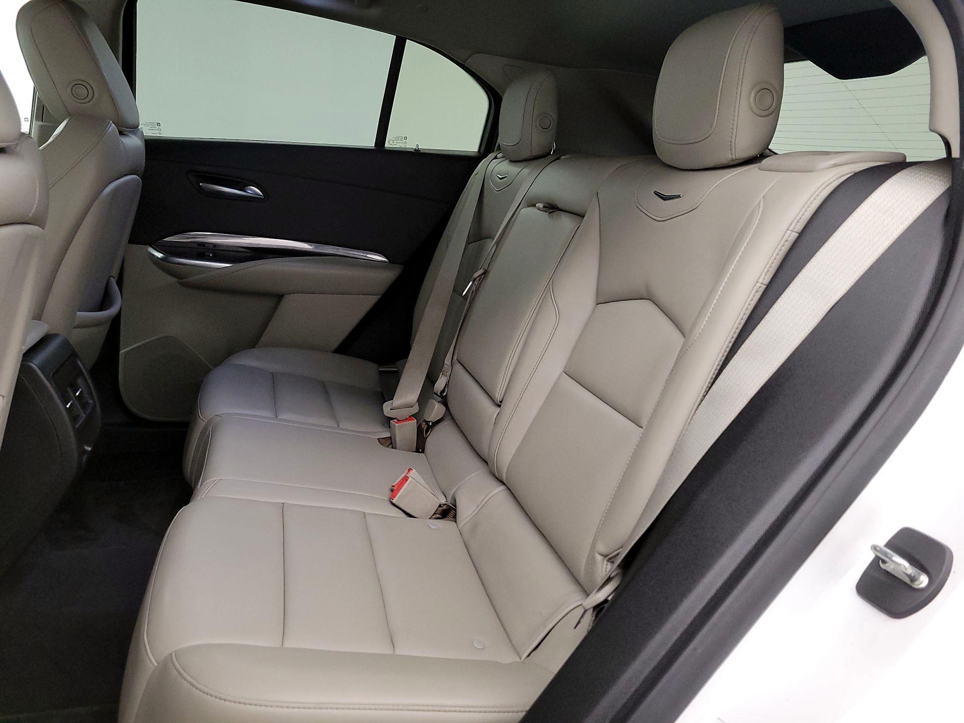 Thumbnail: 2020 Cadillac XT4 - 19