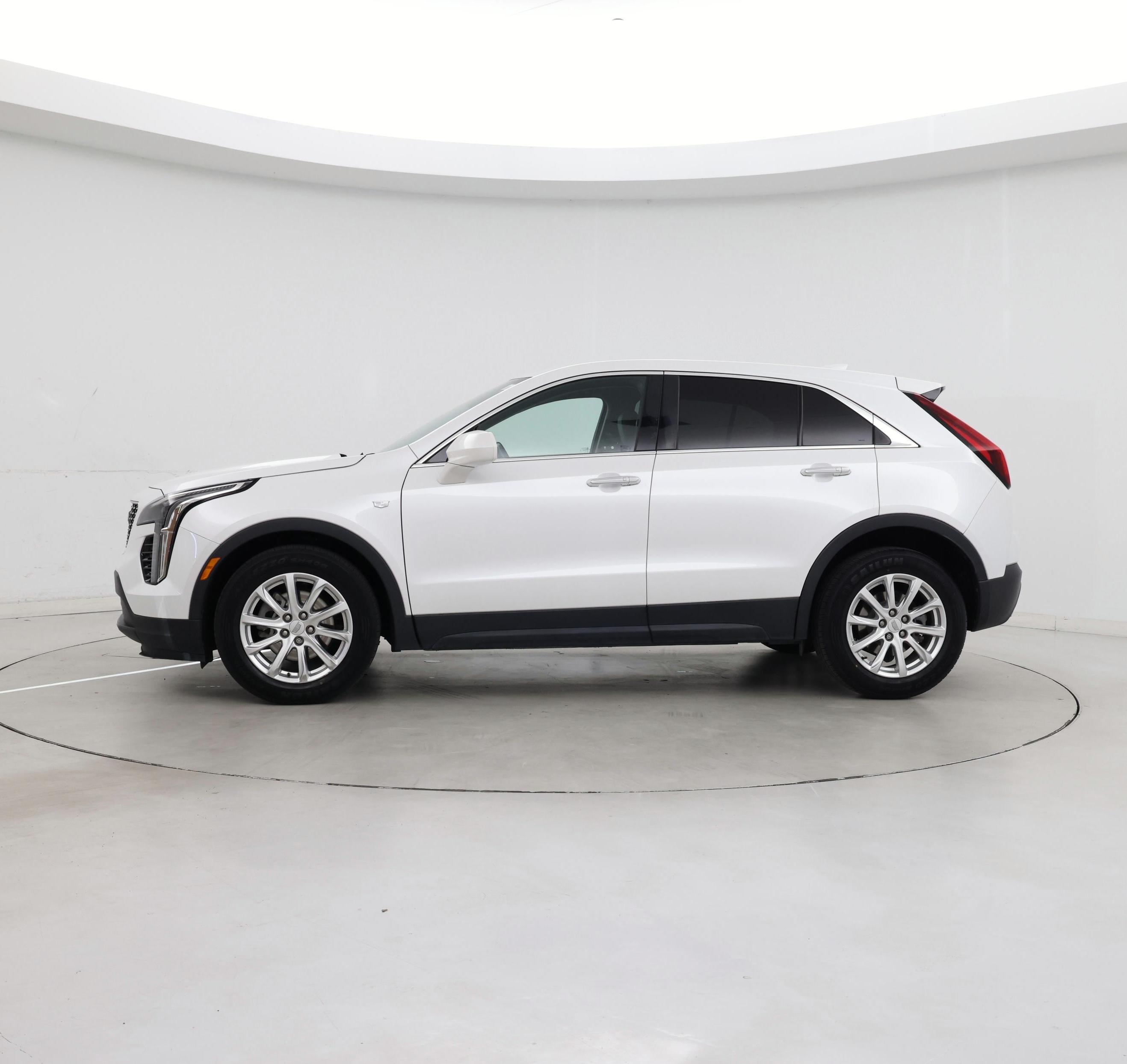 Thumbnail: 2020 Cadillac XT4 - 3