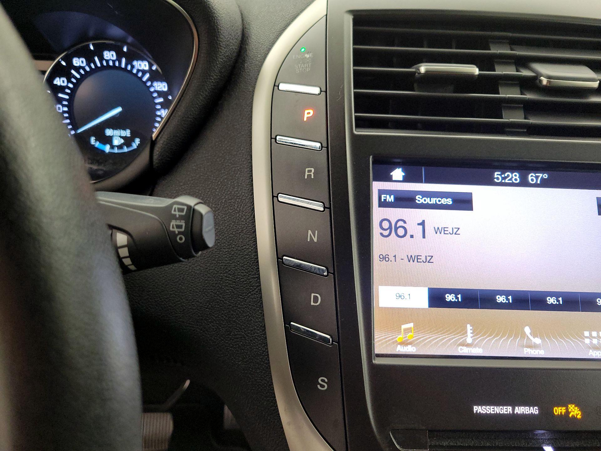 Thumbnail: 2019 Lincoln MKC - 17