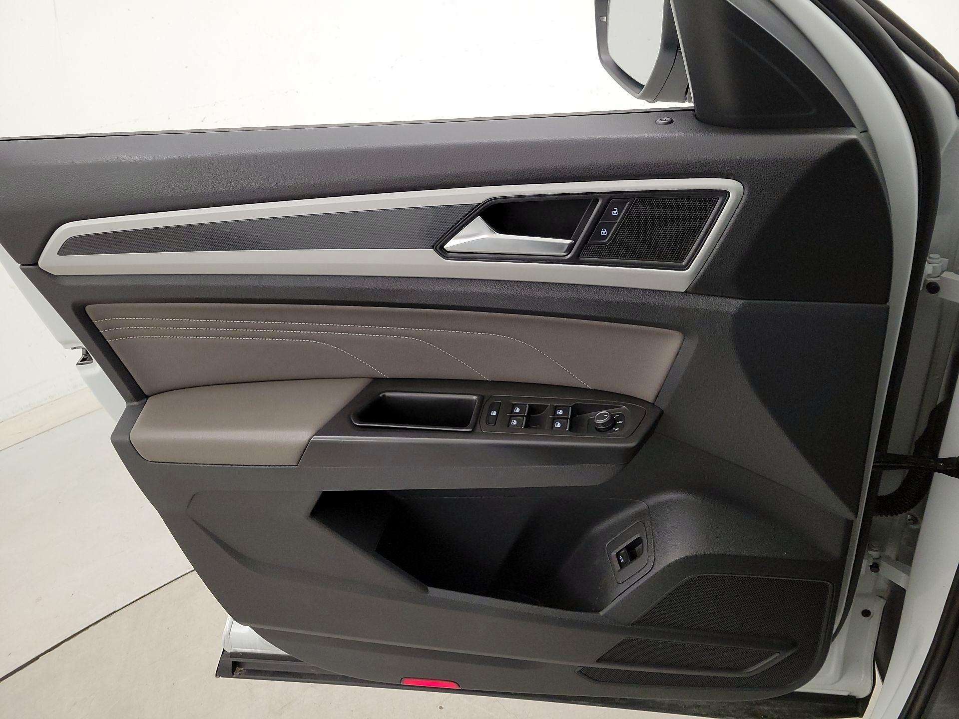 Thumbnail: 2023 Volkswagen Atlas - 12