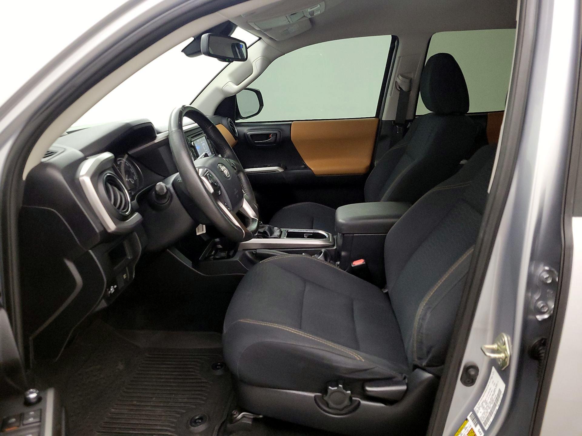 Thumbnail: 2018 Toyota Tacoma - 11