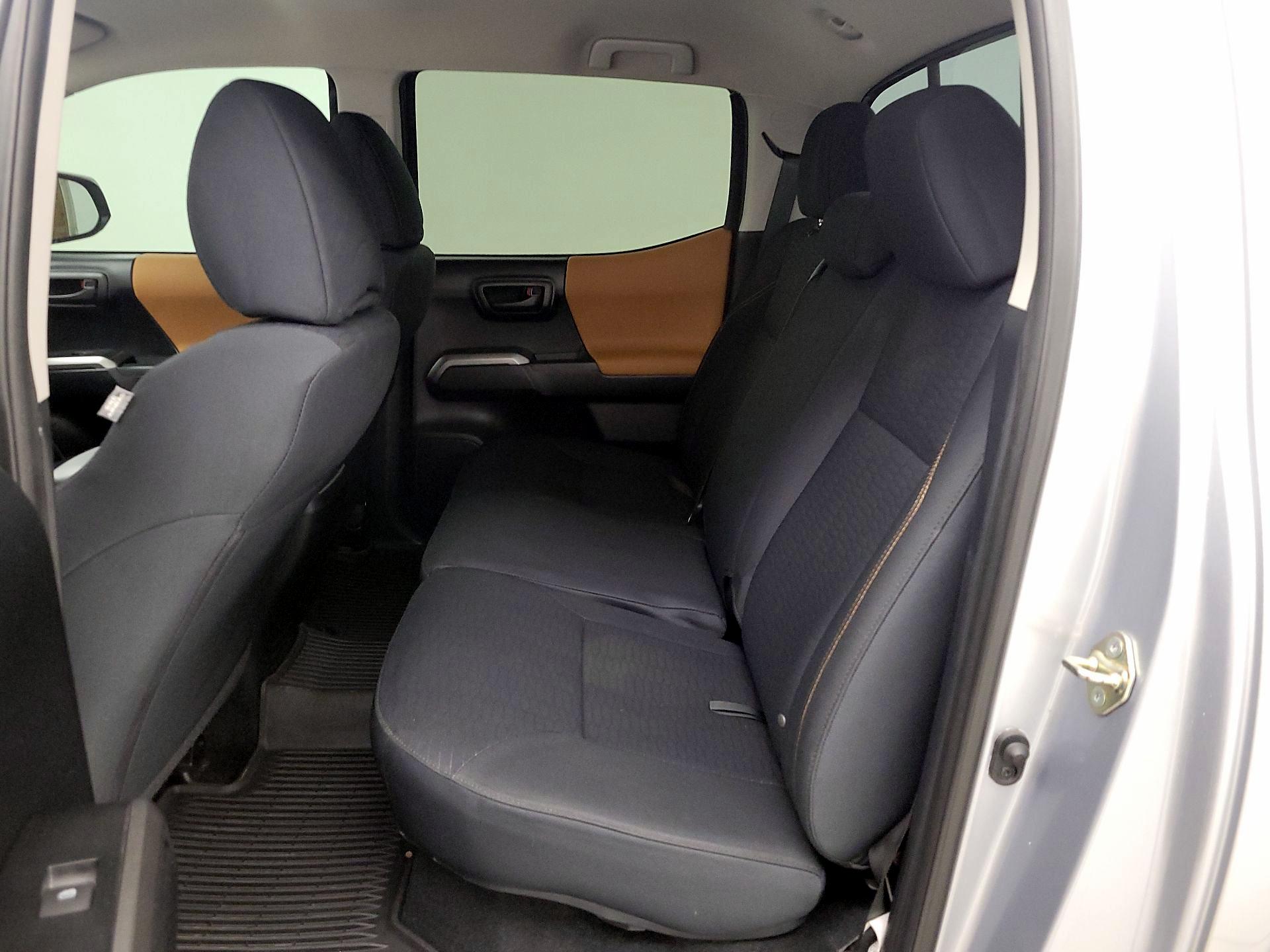 Thumbnail: 2018 Toyota Tacoma - 19