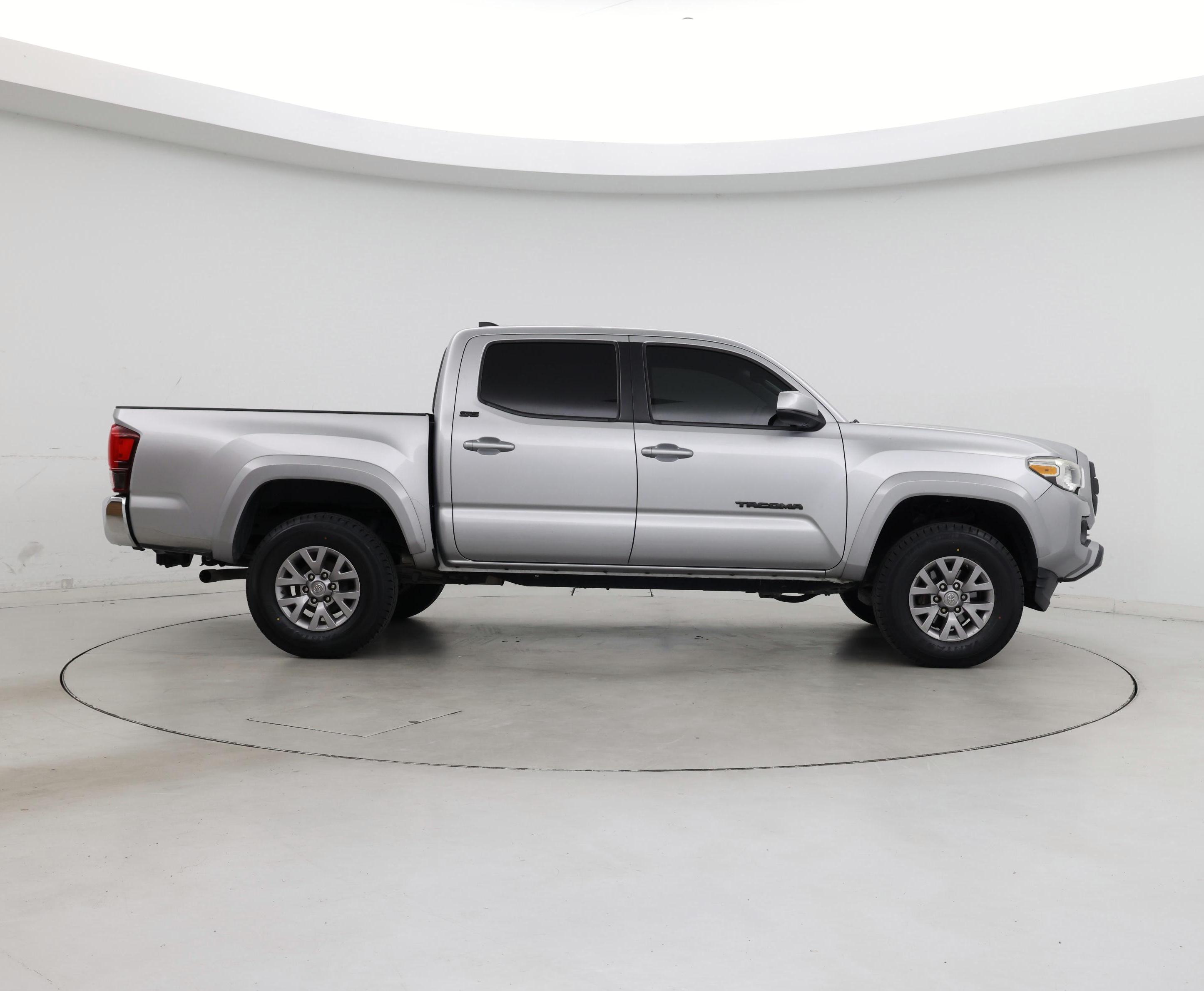 Thumbnail: 2018 Toyota Tacoma - 7