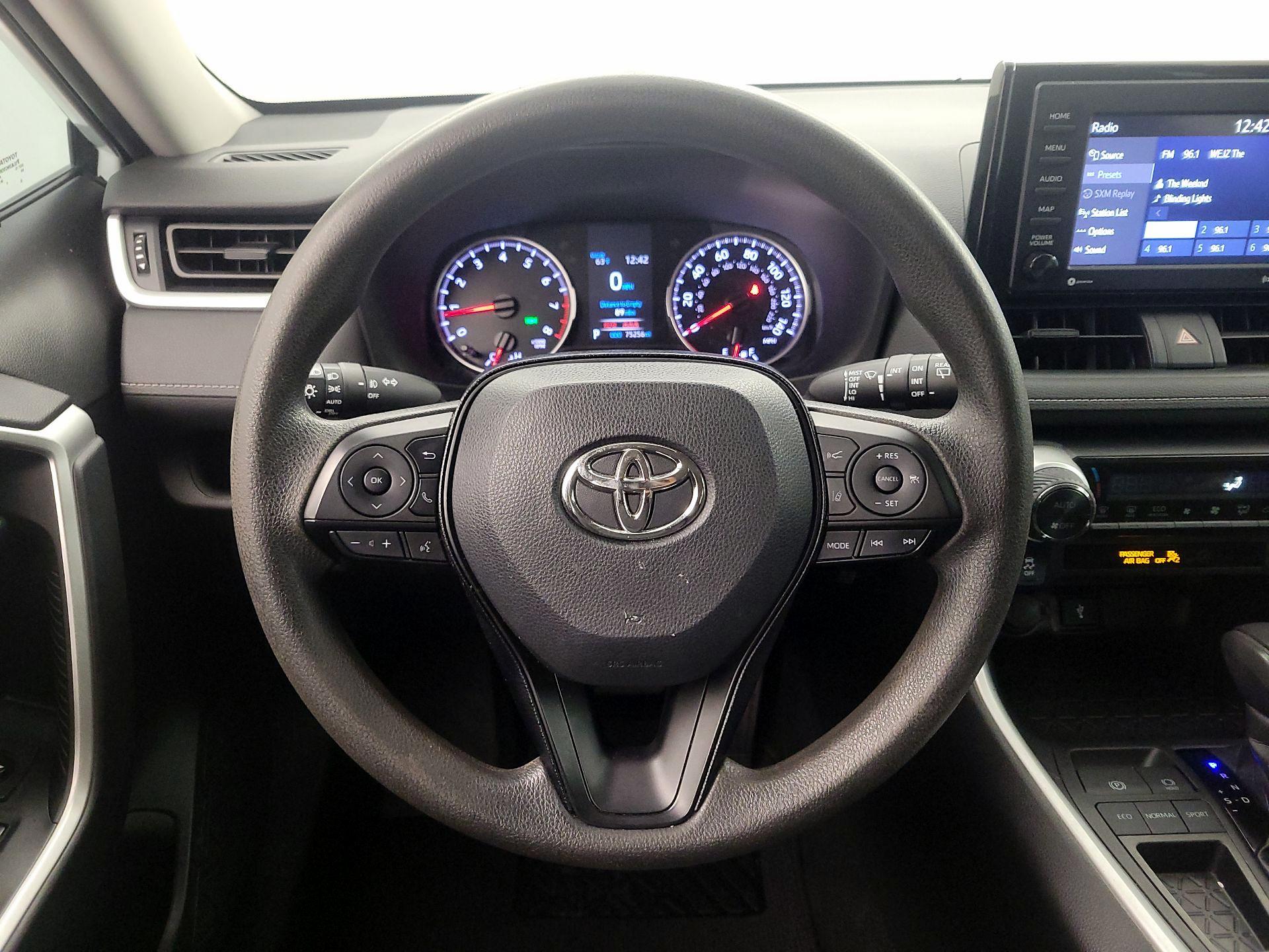 Thumbnail: 2020 Toyota RAV4 - 10