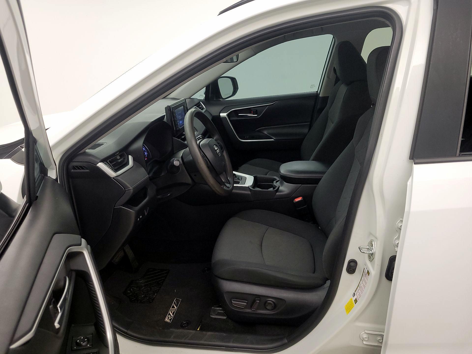 Thumbnail: 2020 Toyota RAV4 - 11