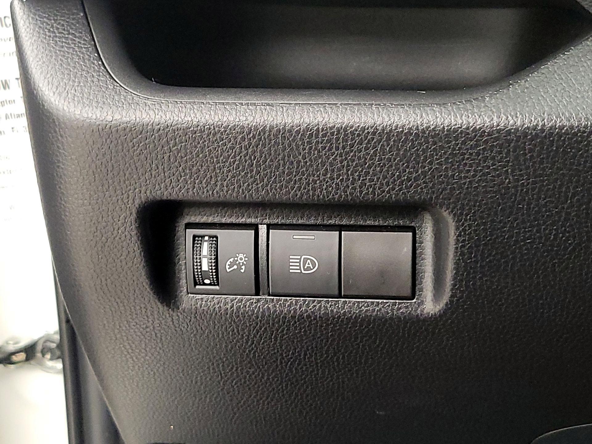 Thumbnail: 2020 Toyota RAV4 - 13