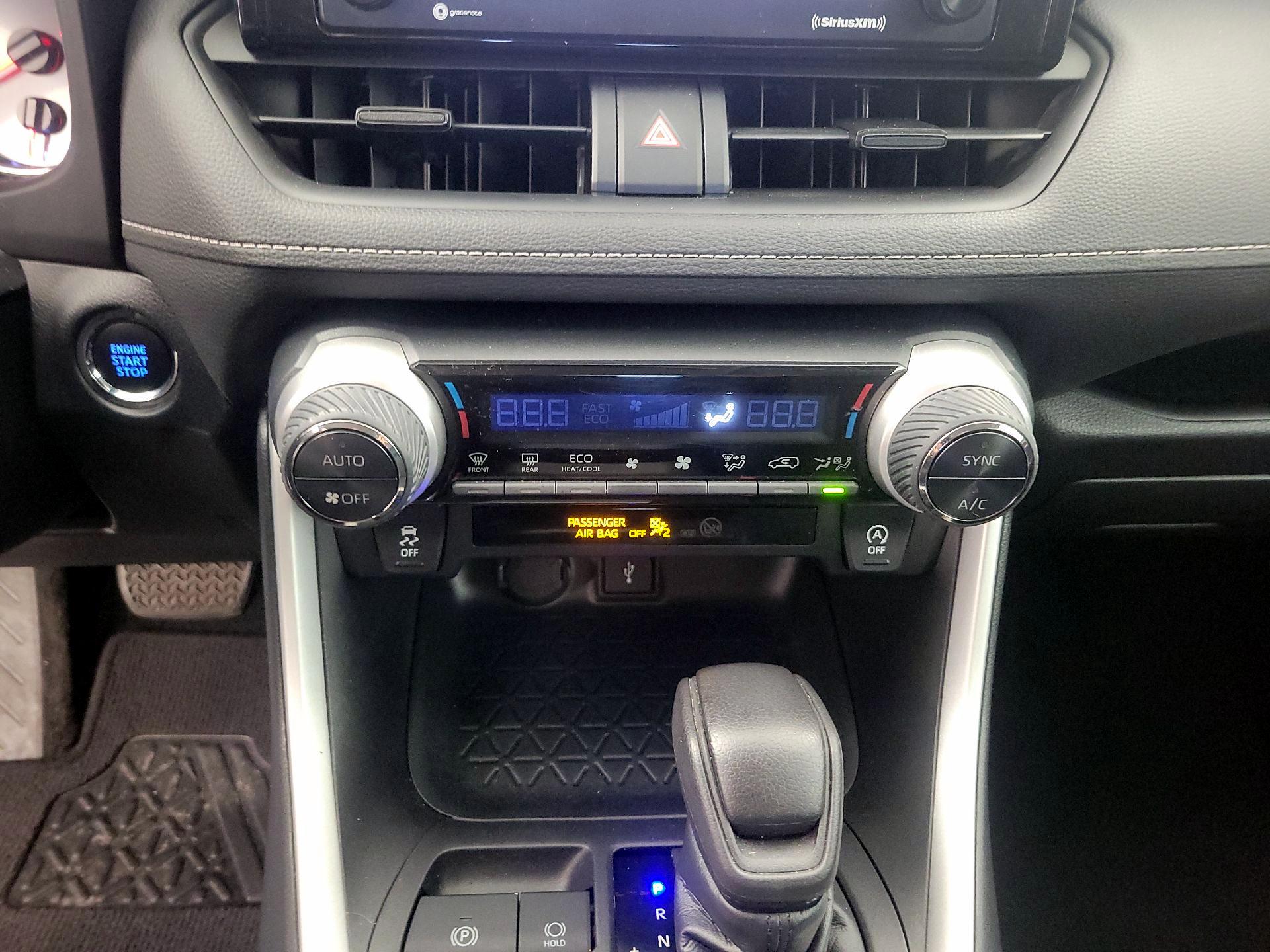 Thumbnail: 2020 Toyota RAV4 - 16