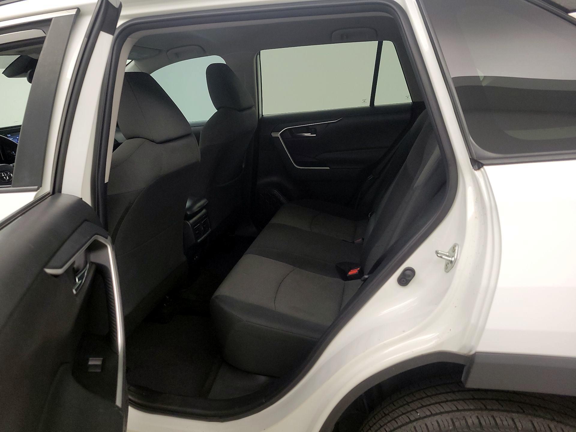 Thumbnail: 2020 Toyota RAV4 - 19