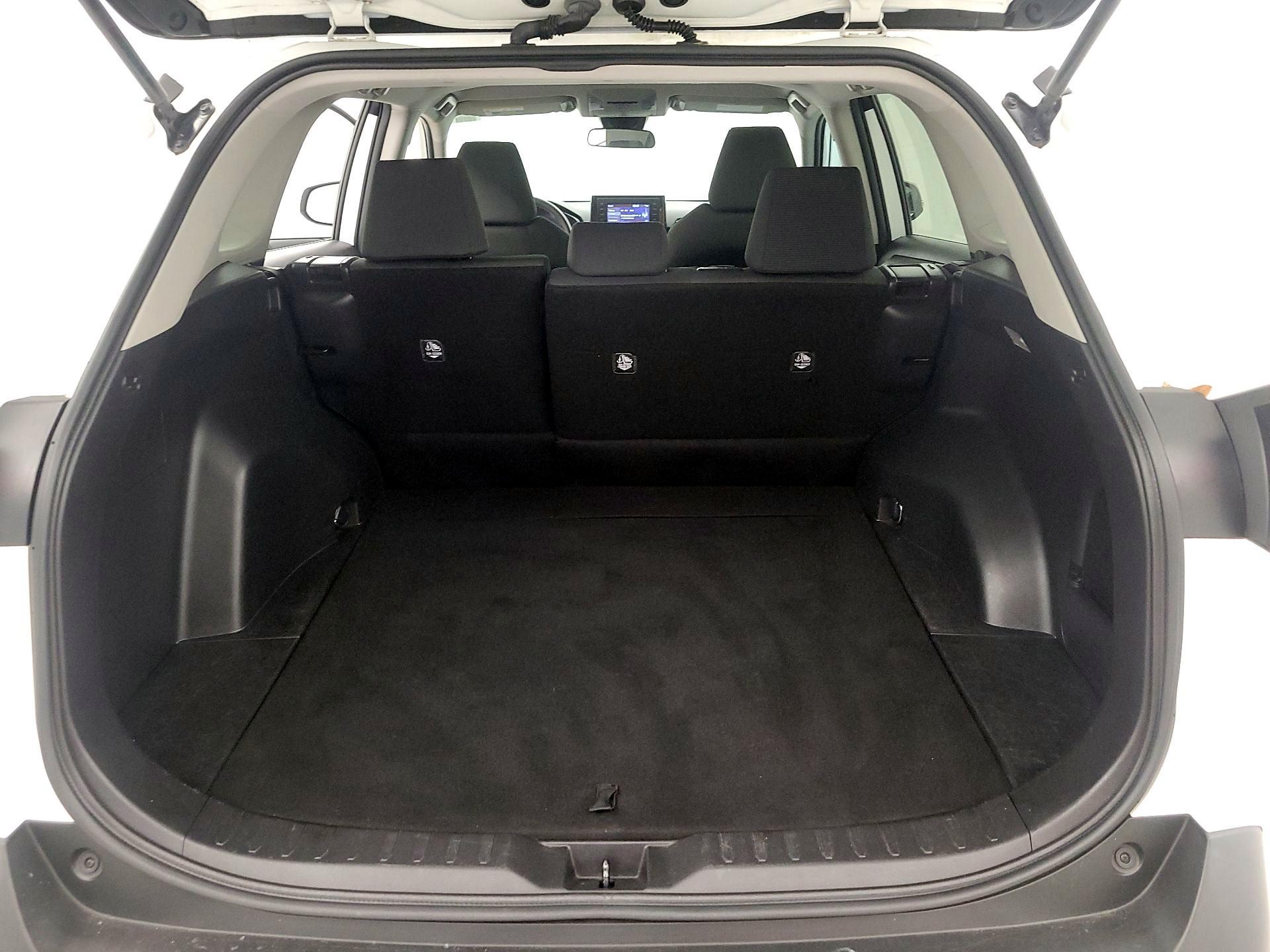 Thumbnail: 2020 Toyota RAV4 - 20