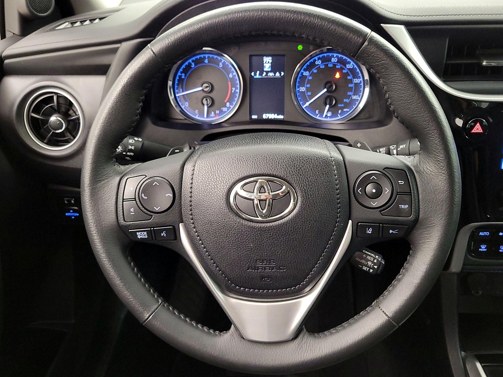 Thumbnail: 2017 Toyota Corolla - 10