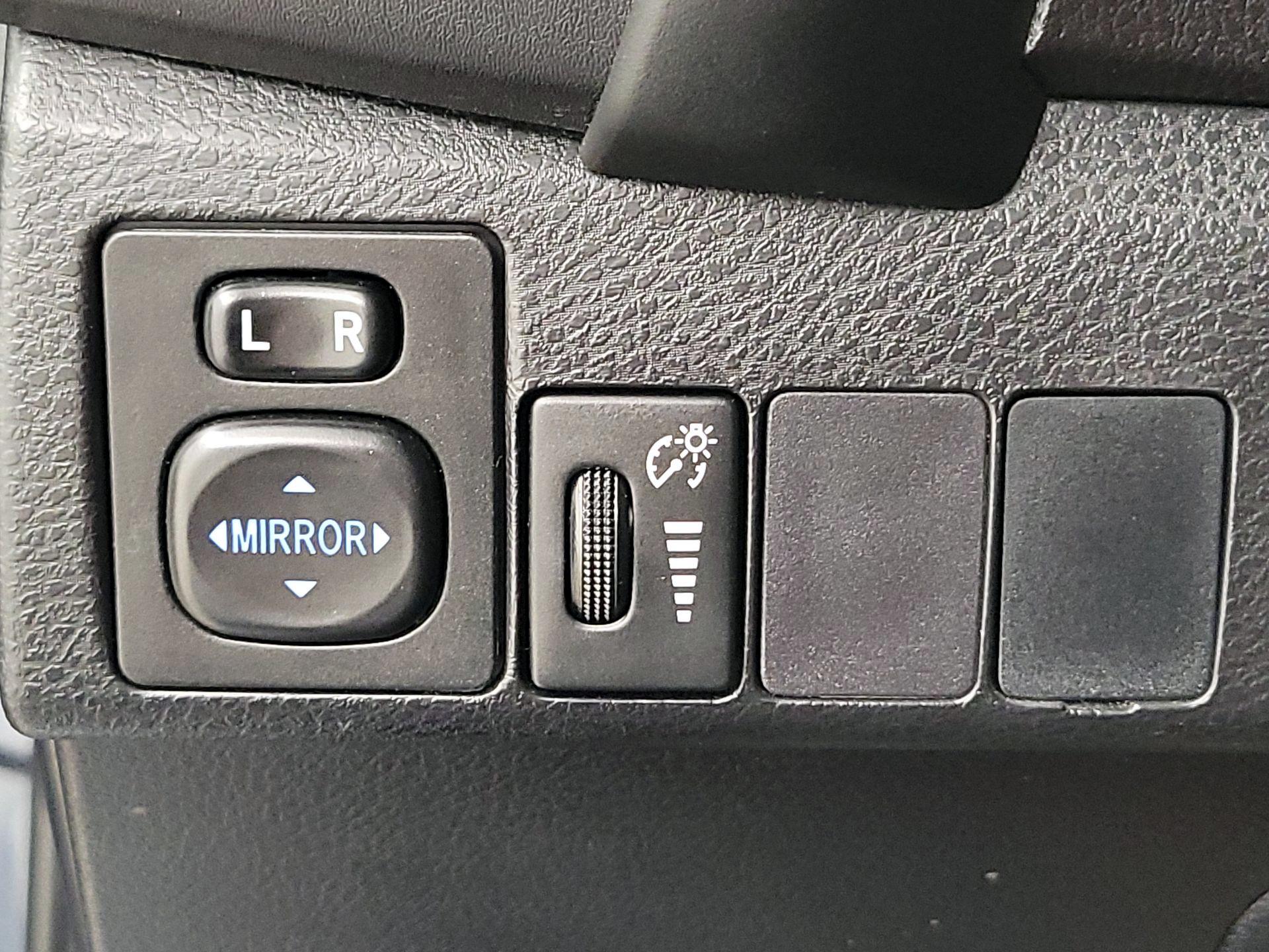 Thumbnail: 2017 Toyota Corolla - 13