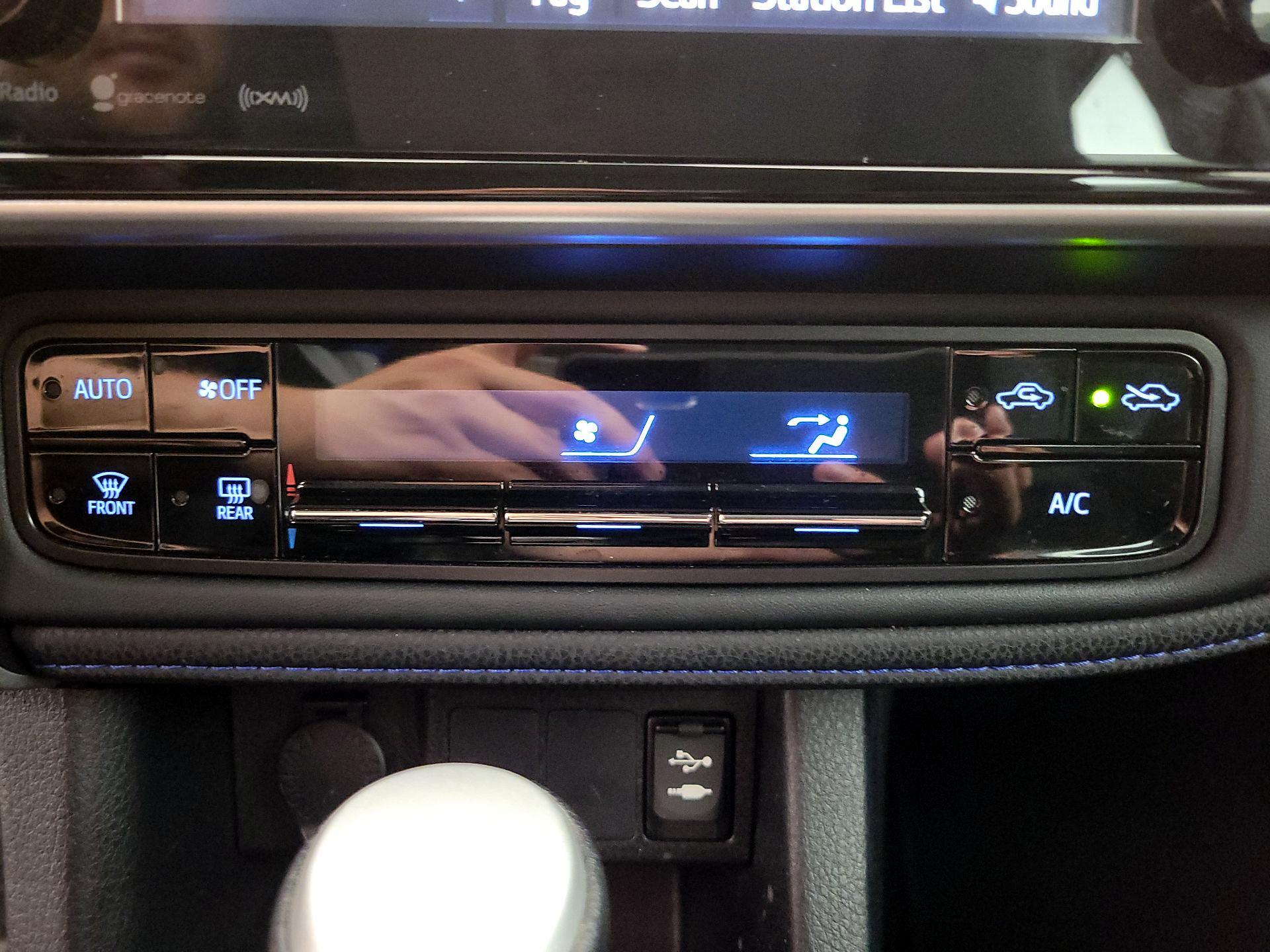 Thumbnail: 2017 Toyota Corolla - 16