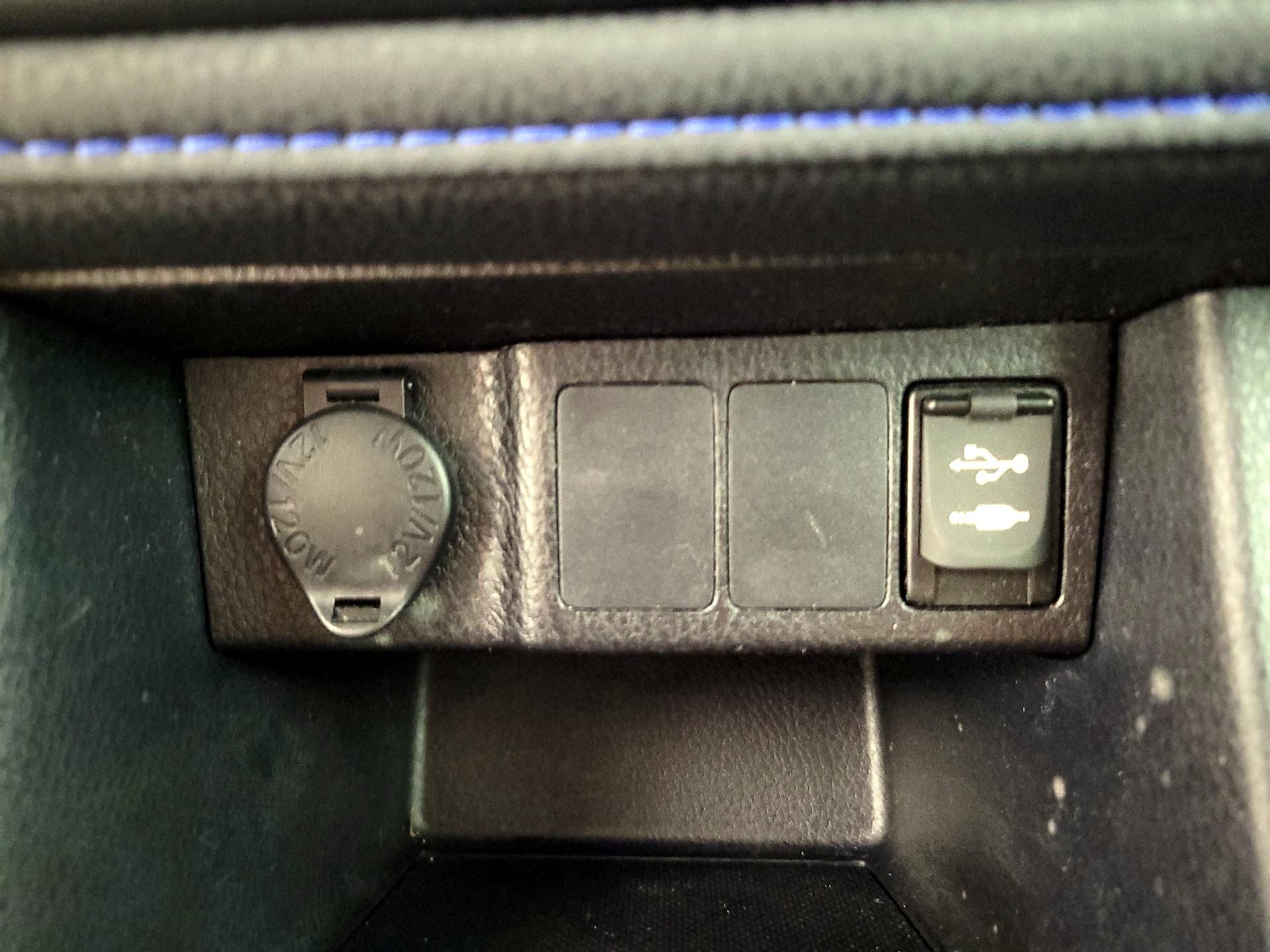 Thumbnail: 2017 Toyota Corolla - 18