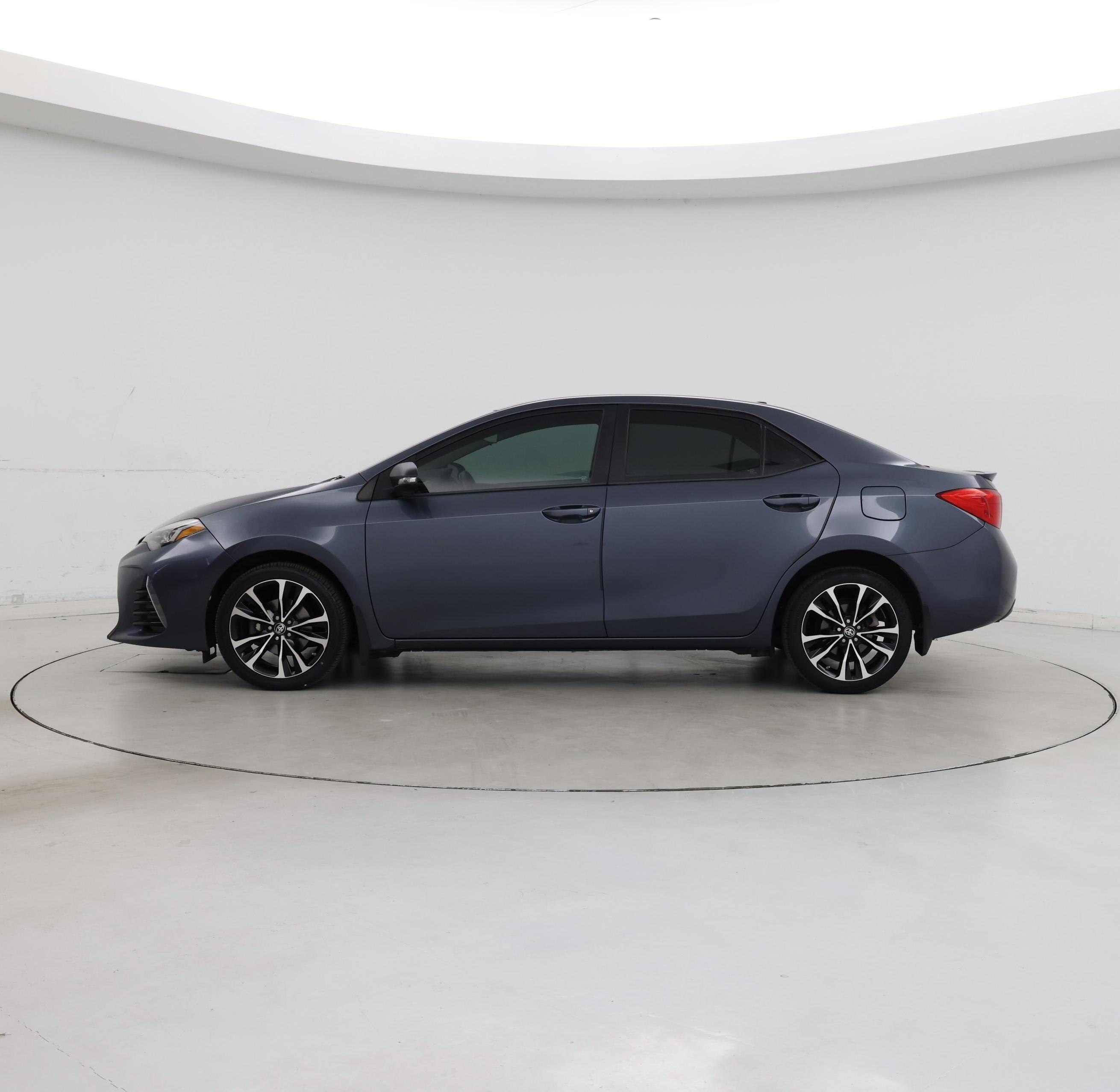 Thumbnail: 2017 Toyota Corolla - 3