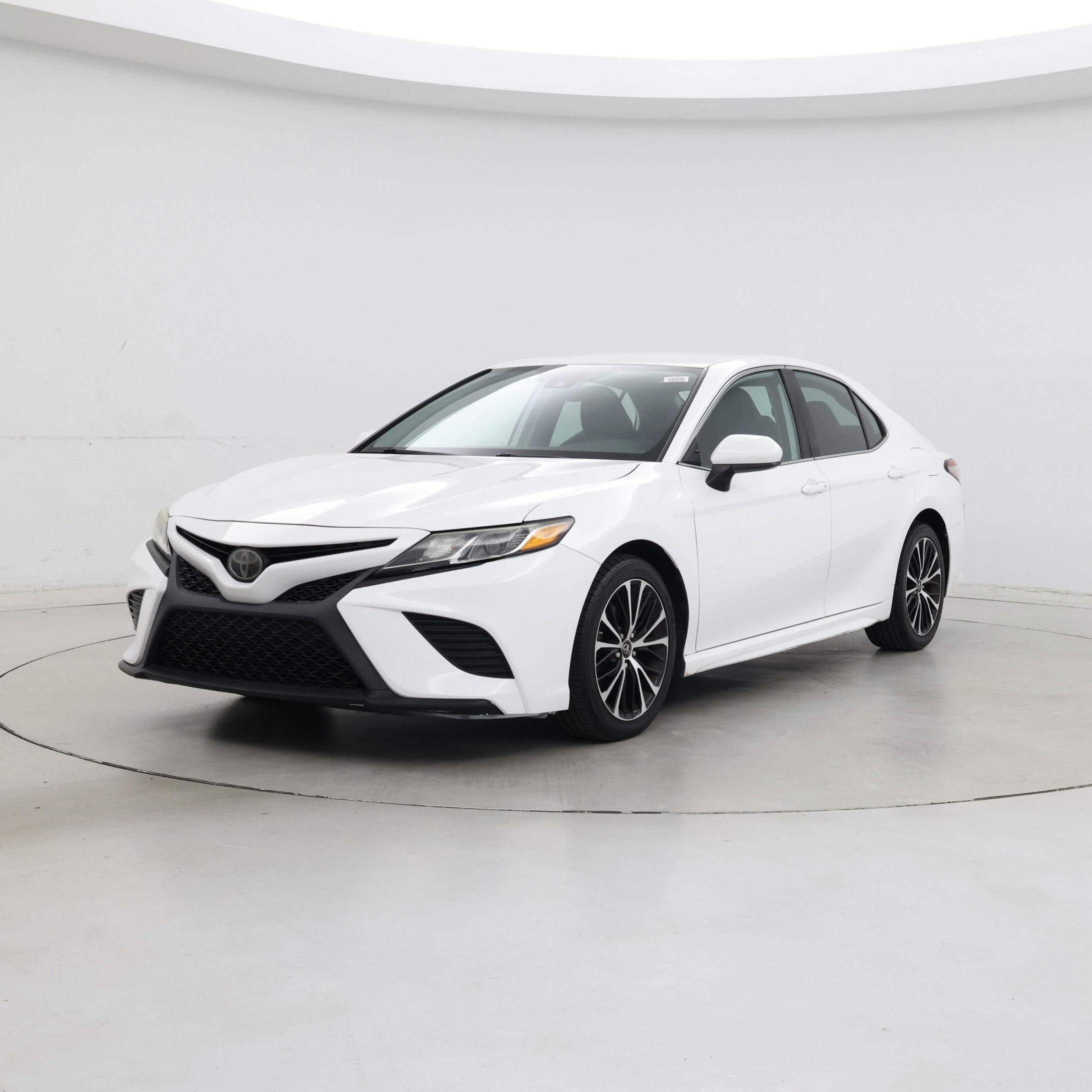 Thumbnail: 2019 Toyota Camry - 4