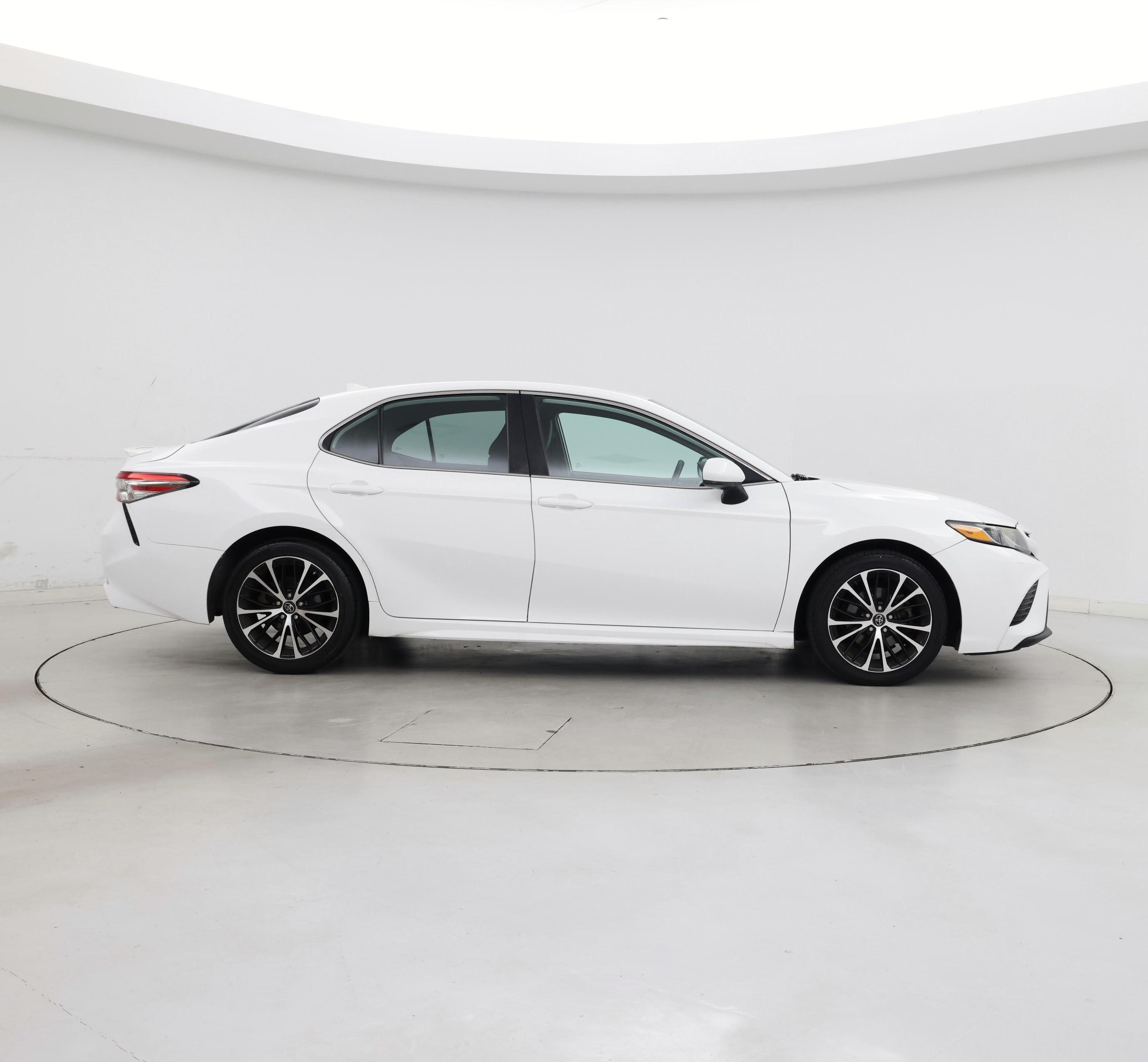 Thumbnail: 2019 Toyota Camry - 7