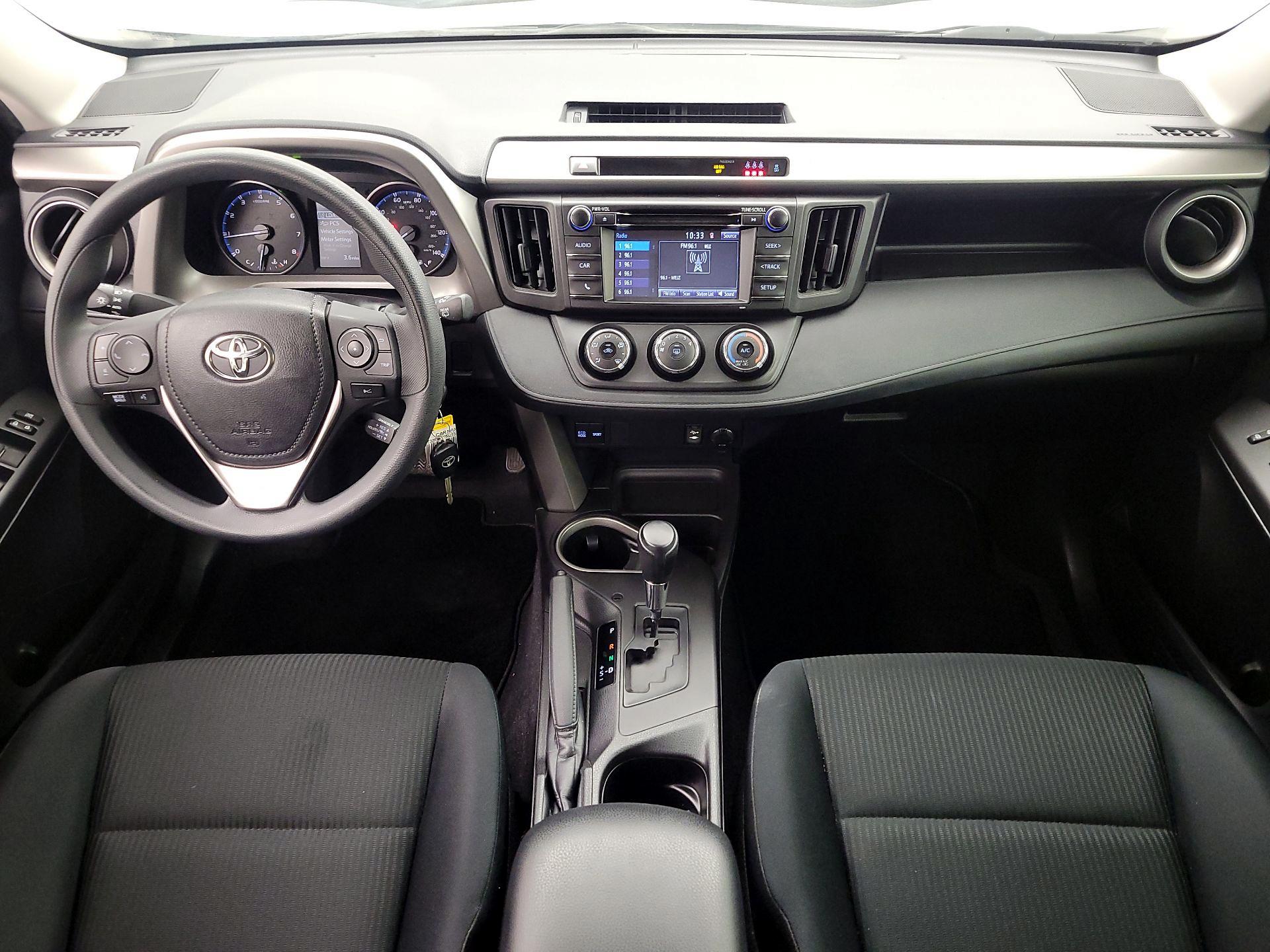 Thumbnail: 2017 Toyota RAV4 - 9