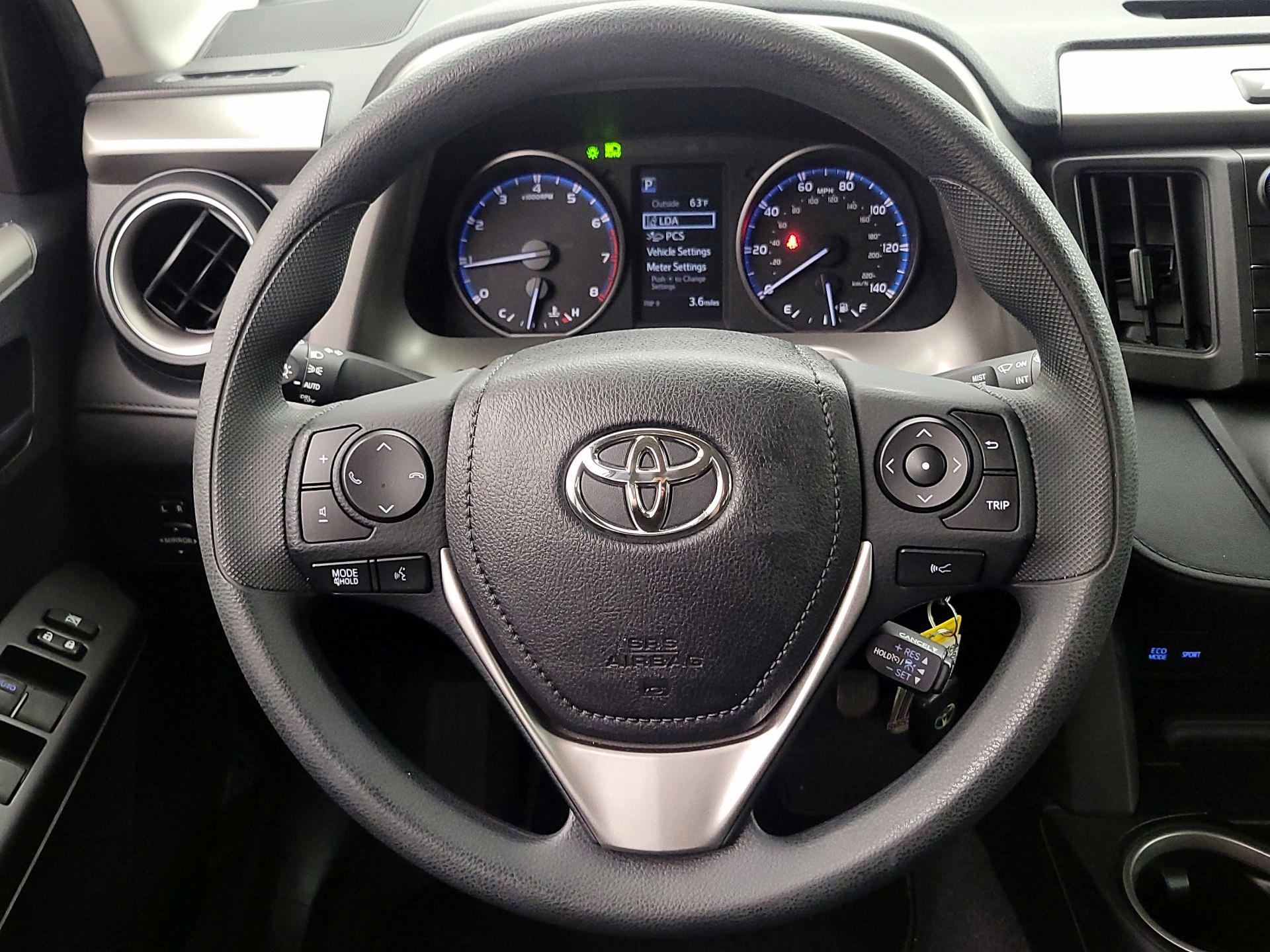 Thumbnail: 2017 Toyota RAV4 - 10