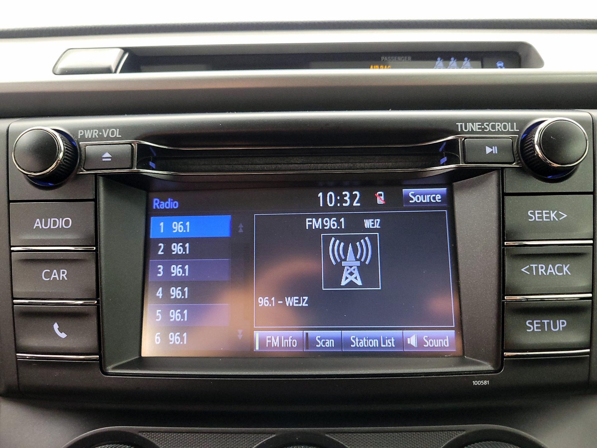 Thumbnail: 2017 Toyota RAV4 - 15