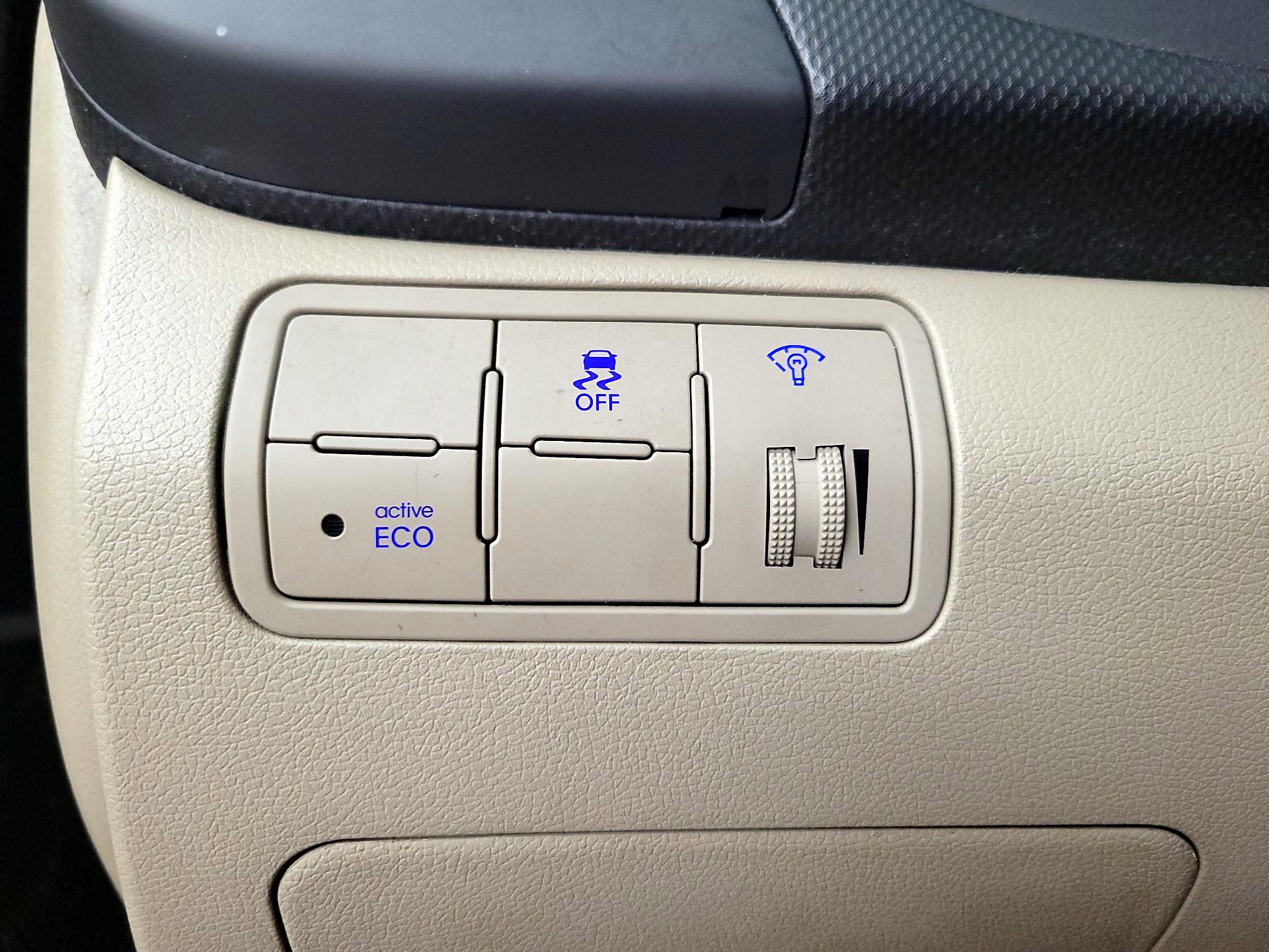 Thumbnail: 2017 Hyundai Accent - 13